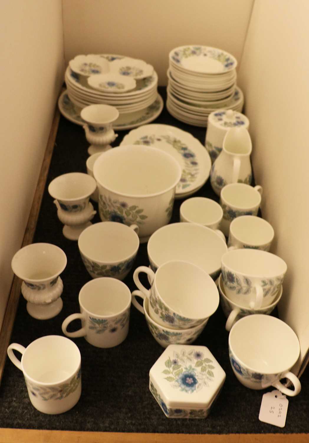 A Wedgwood Clementine pattern collection of ceramics, - Image 2 of 3