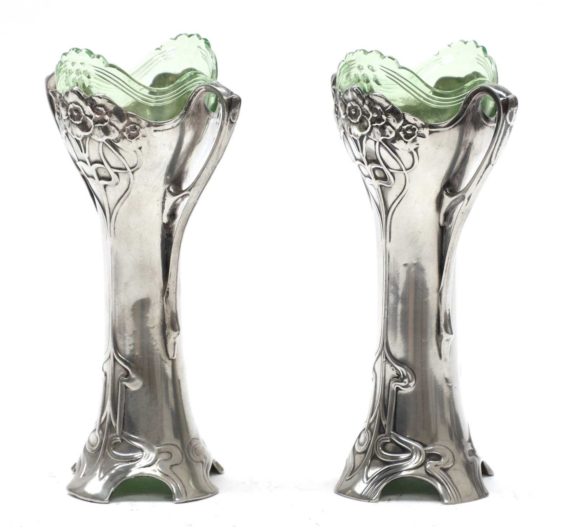 A pair of WMF silver-plated vases, - Bild 2 aus 3