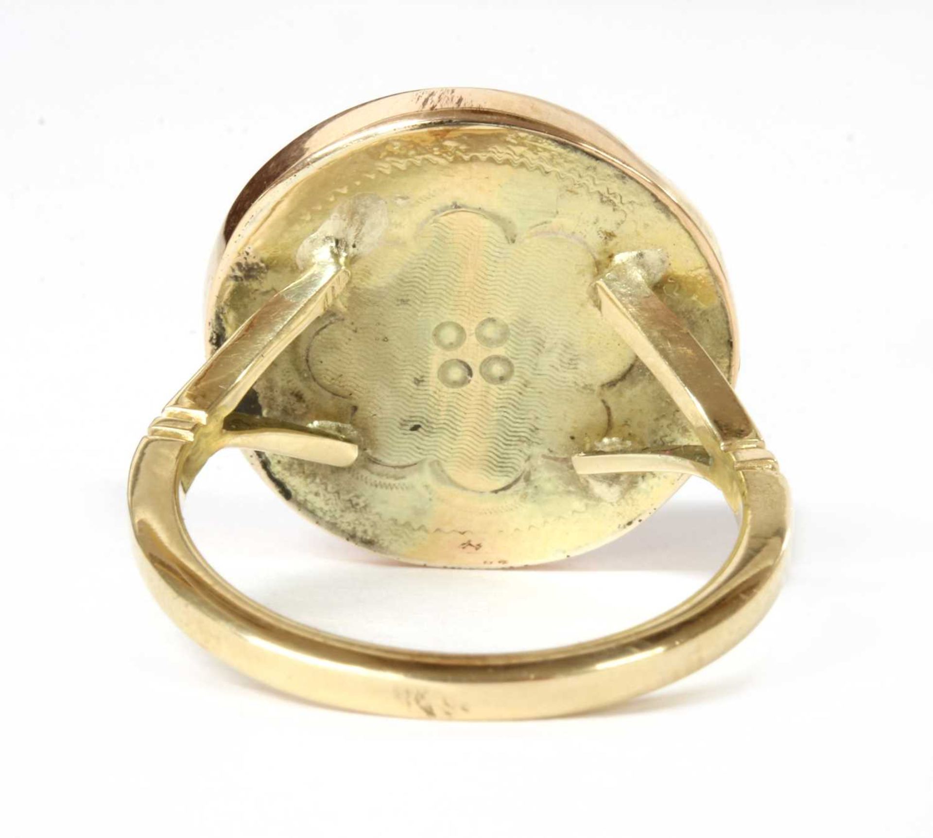 A gold single stone coral ring, - Image 2 of 3