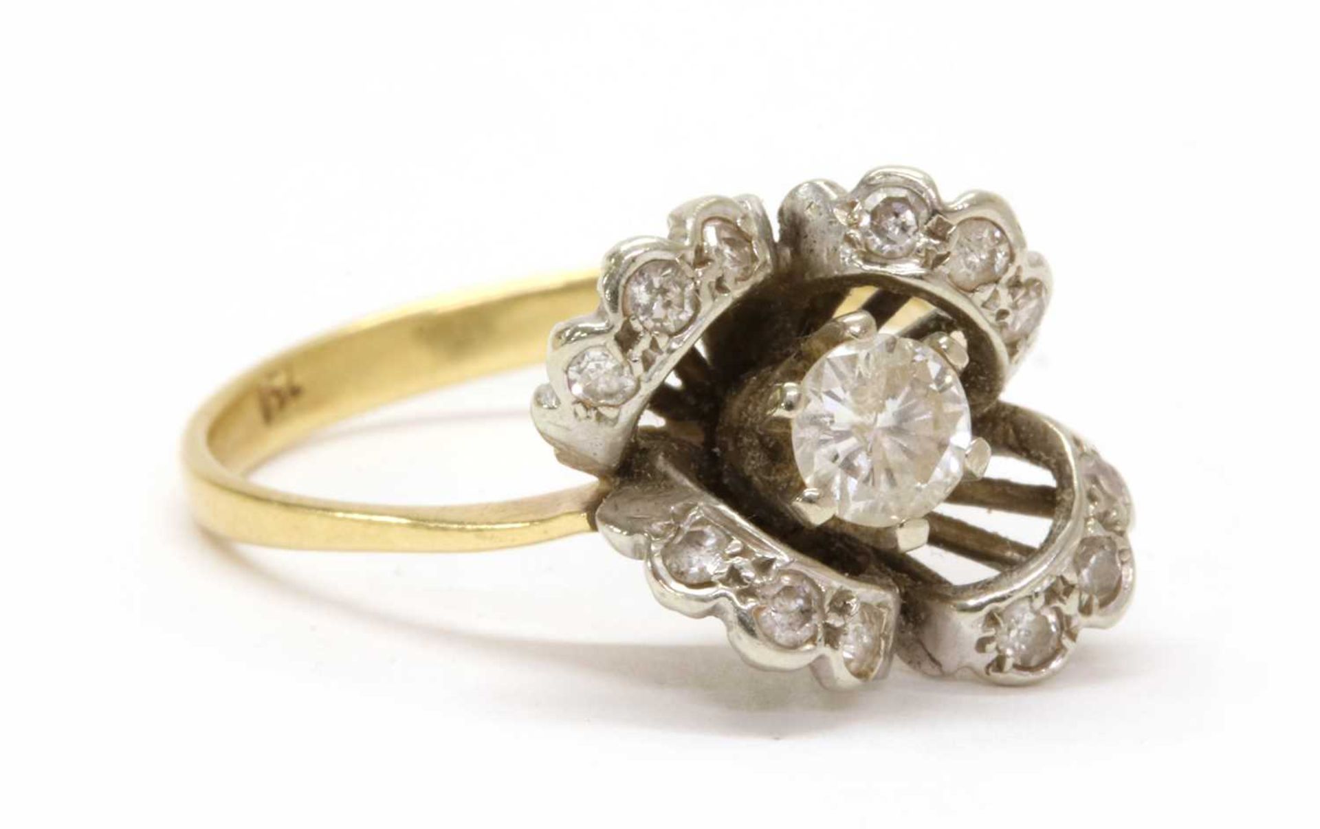 A diamond cluster ring, - Image 2 of 3