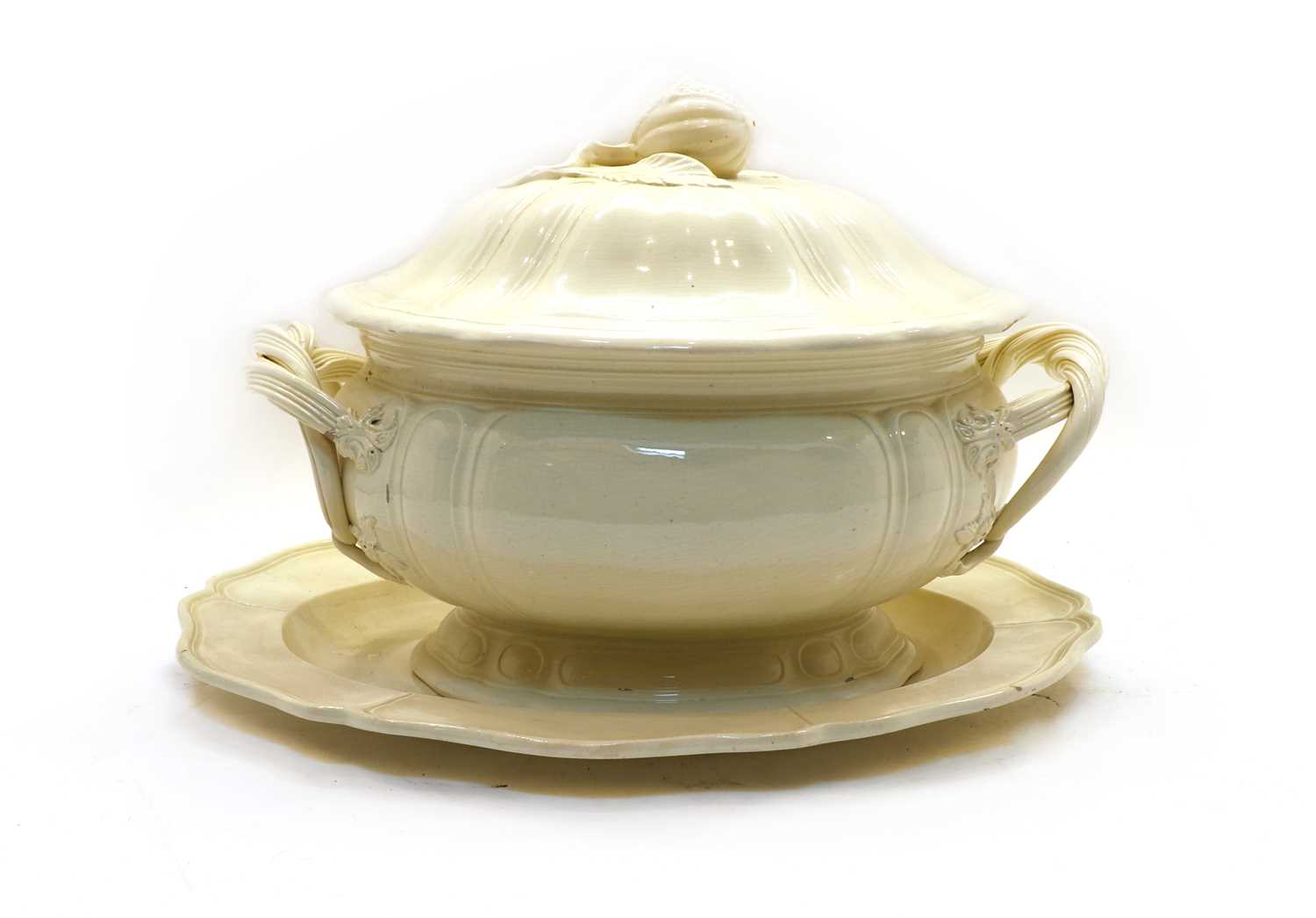 A Leeds creamware tureen with cover and stand - Image 2 of 3