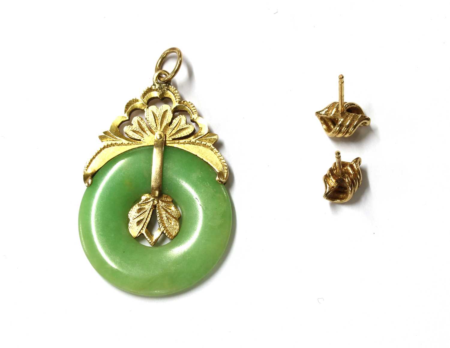 A gold jade pendant, - Image 2 of 2