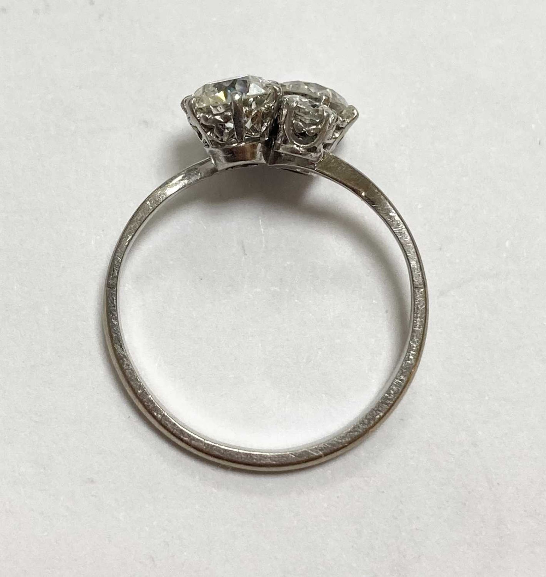 A white gold four stone diamond cluster ring, - Bild 6 aus 6