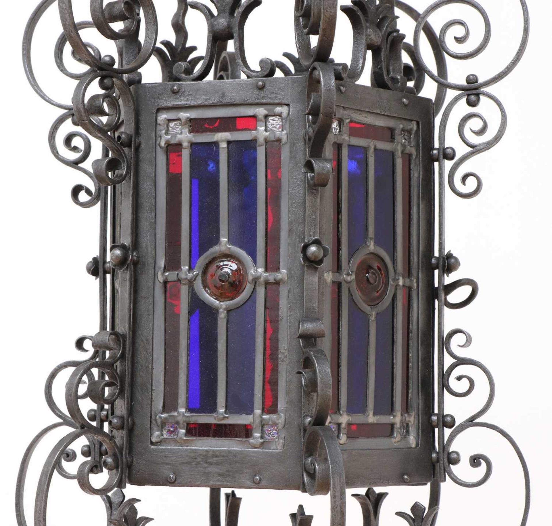 A wrought iron hall lantern in Gothic Revival style, - Bild 2 aus 4