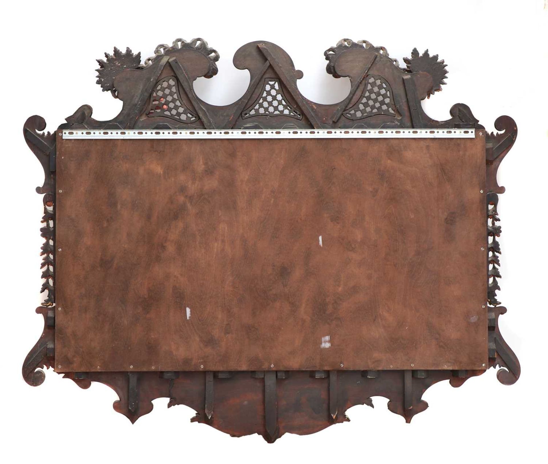 A large George II-style mahogany and parcel-gilt mirror, - Bild 5 aus 7