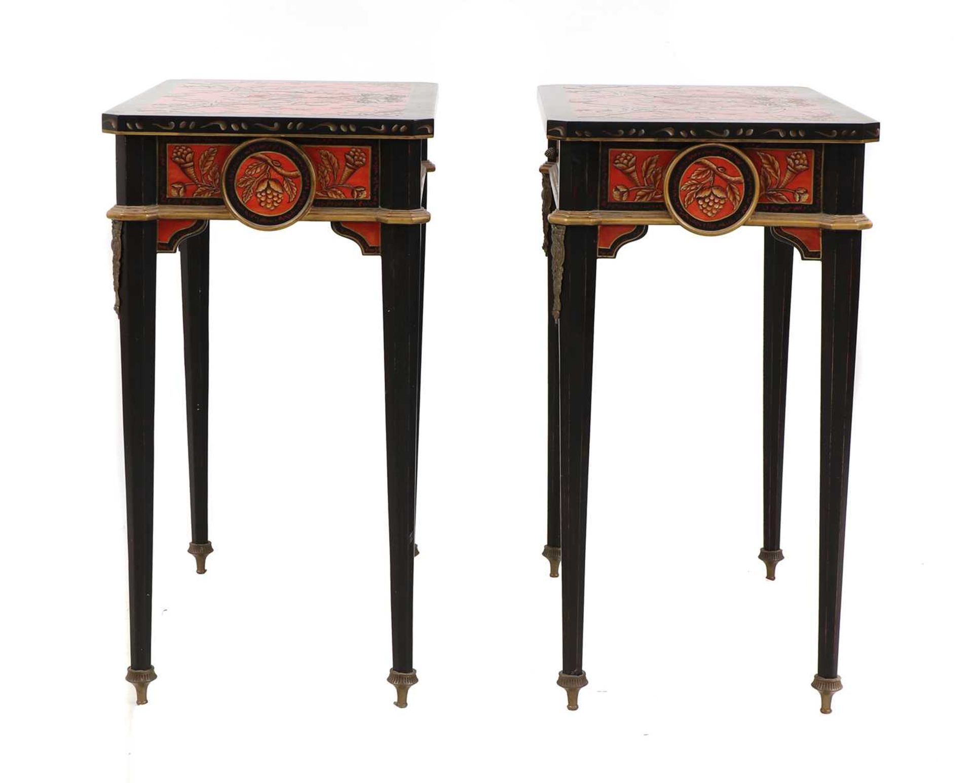 A pair of Napoleon III-style lacquered chinoiserie side tables, - Bild 3 aus 10