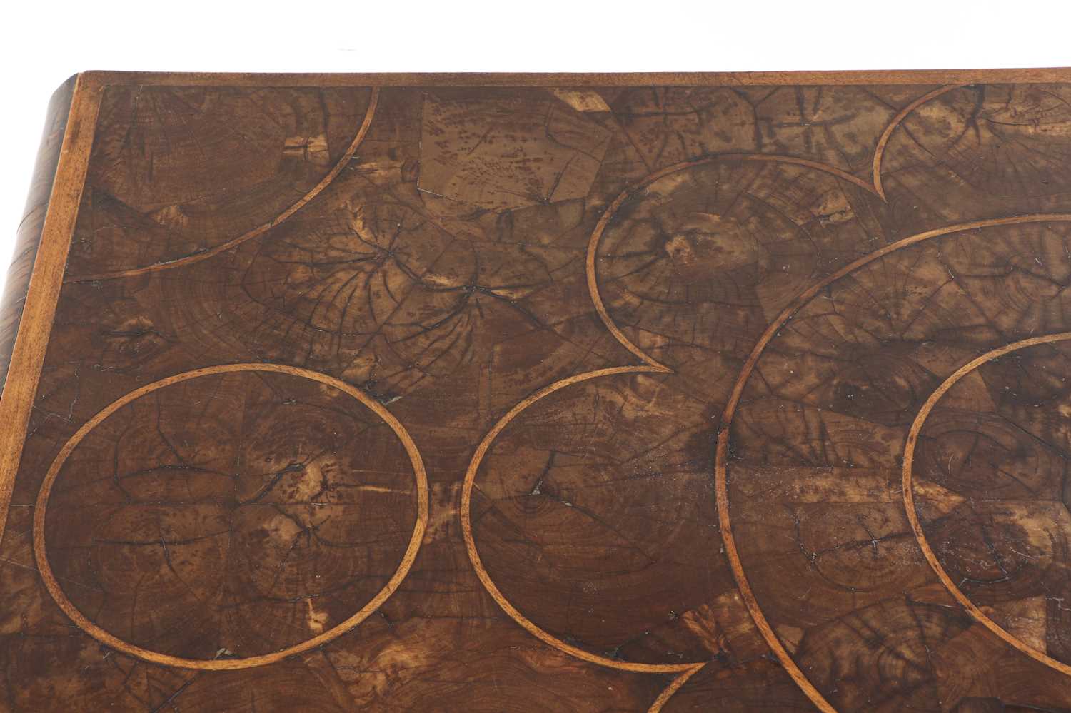 A William and Mary oyster veneered laburnum and fruitwood inlaid chest of drawers - Image 8 of 85