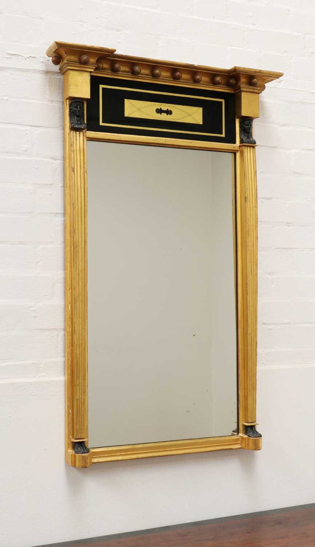 A Regency Egyptian Revival giltwood pier mirror, - Bild 3 aus 6