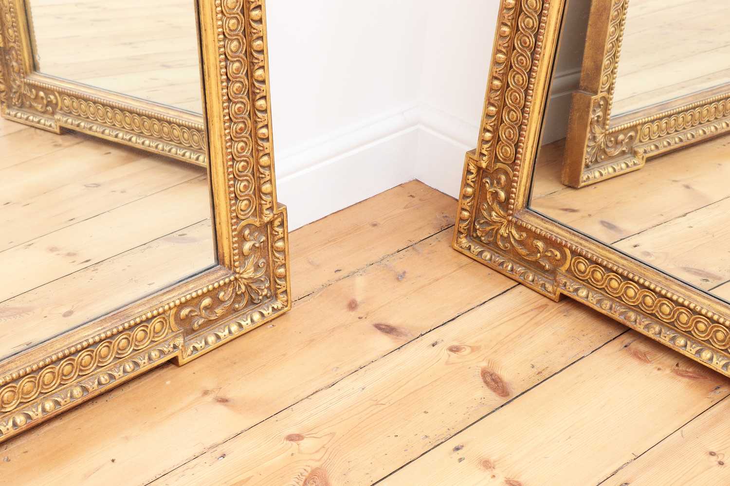 A pair of giltwood wall mirrors, - Image 3 of 5