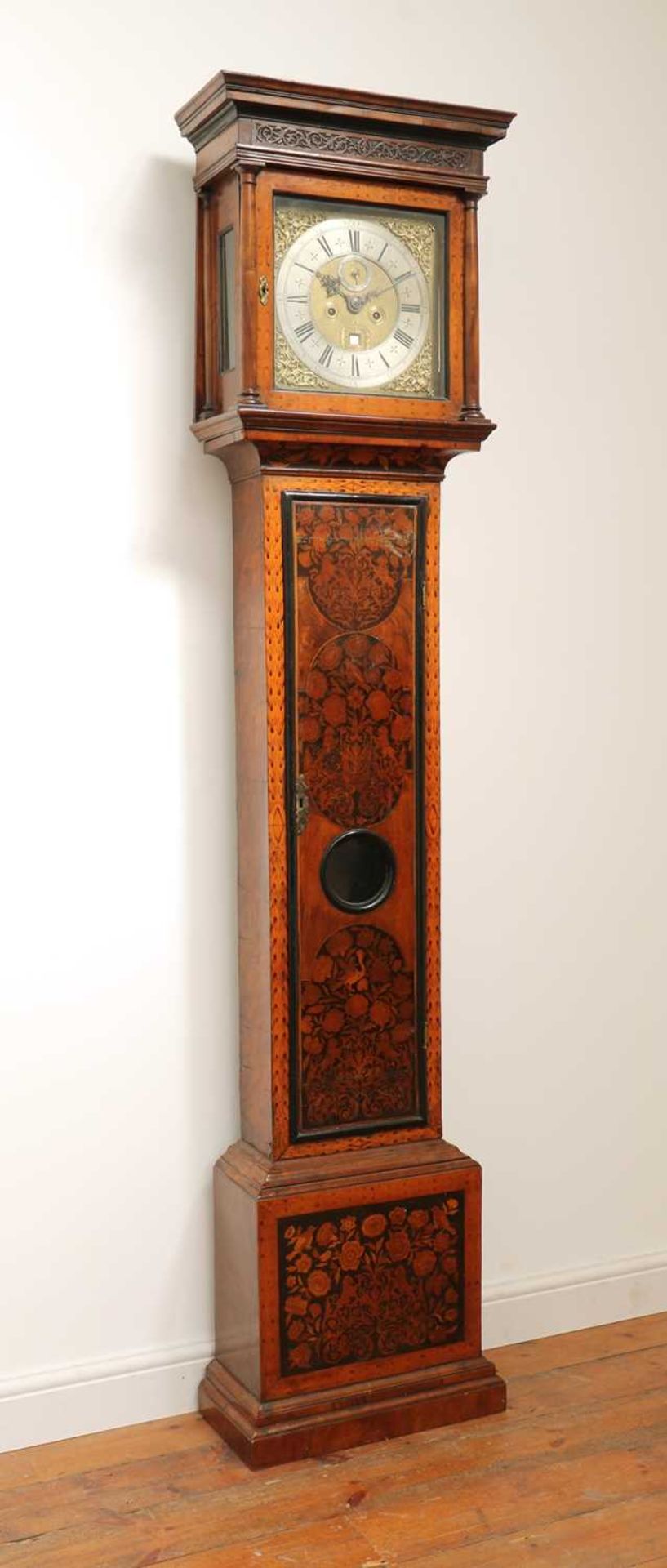 A William and Mary walnut and marquetry inlaid longcase clock, - Bild 3 aus 11