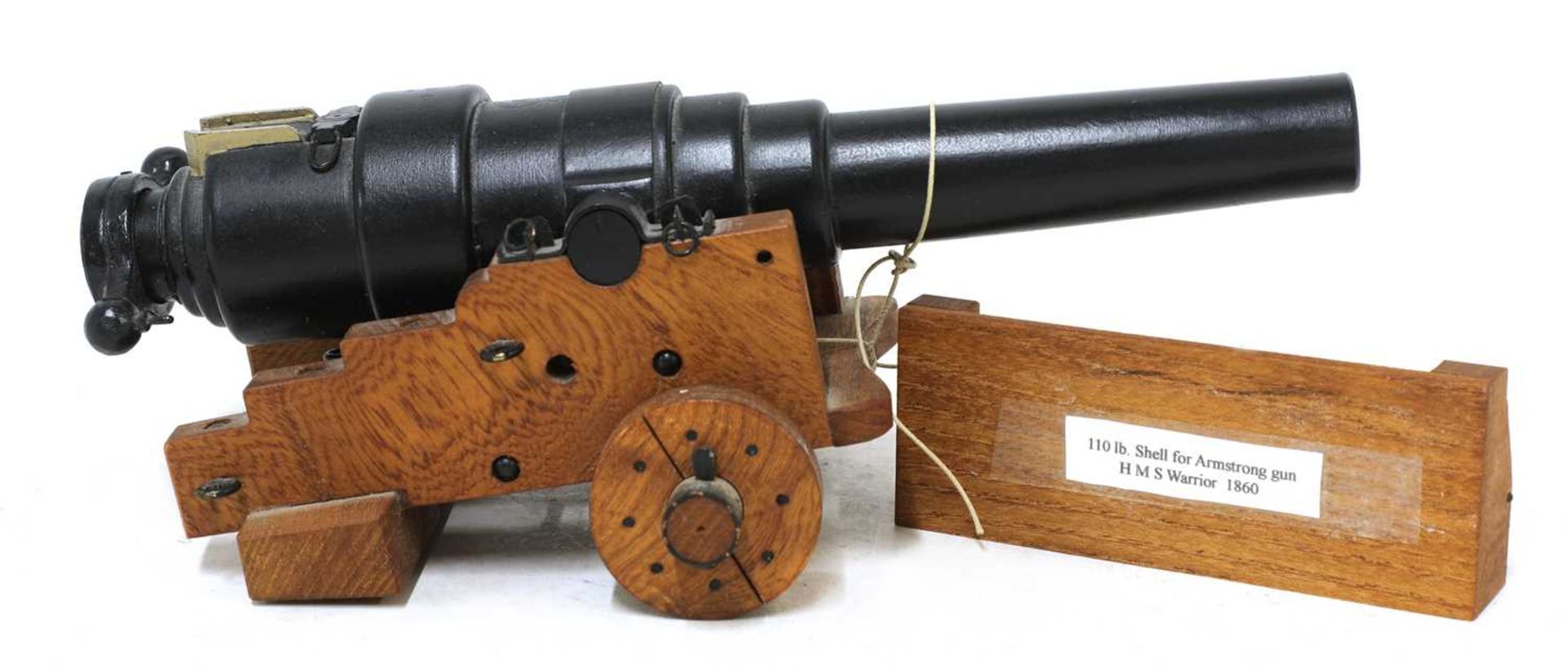 A model of an 1860 breech-loading Armstrong RBL 7in naval gun, - Bild 5 aus 5