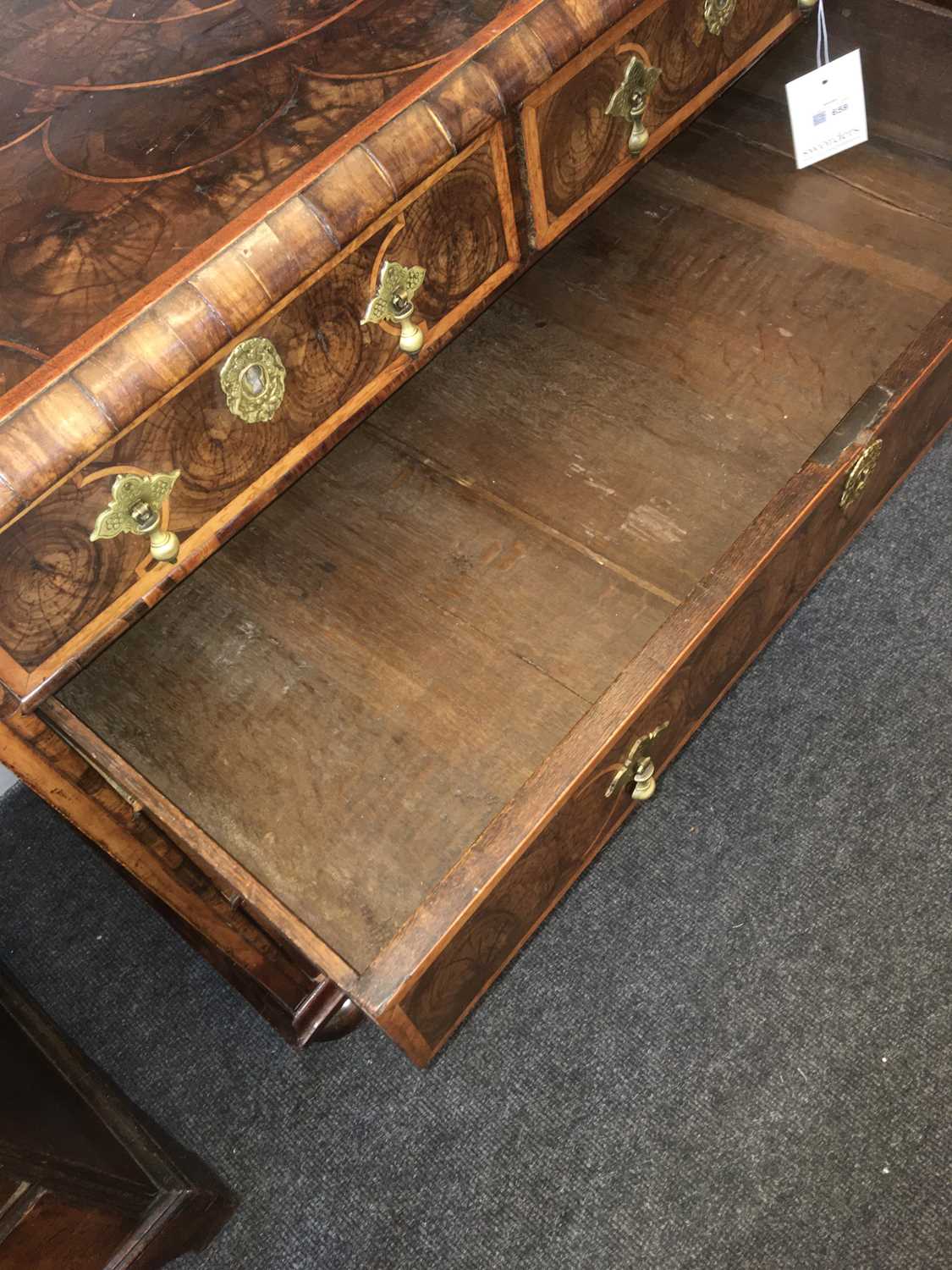 A William and Mary oyster veneered laburnum and fruitwood inlaid chest of drawers - Image 28 of 85