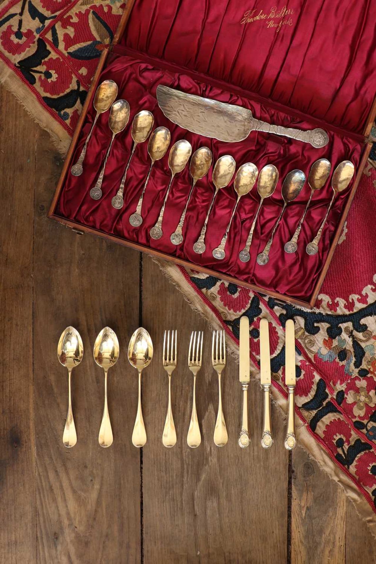 A cased set of twelve American silver ice cream spoons and cutter, - Image 11 of 11