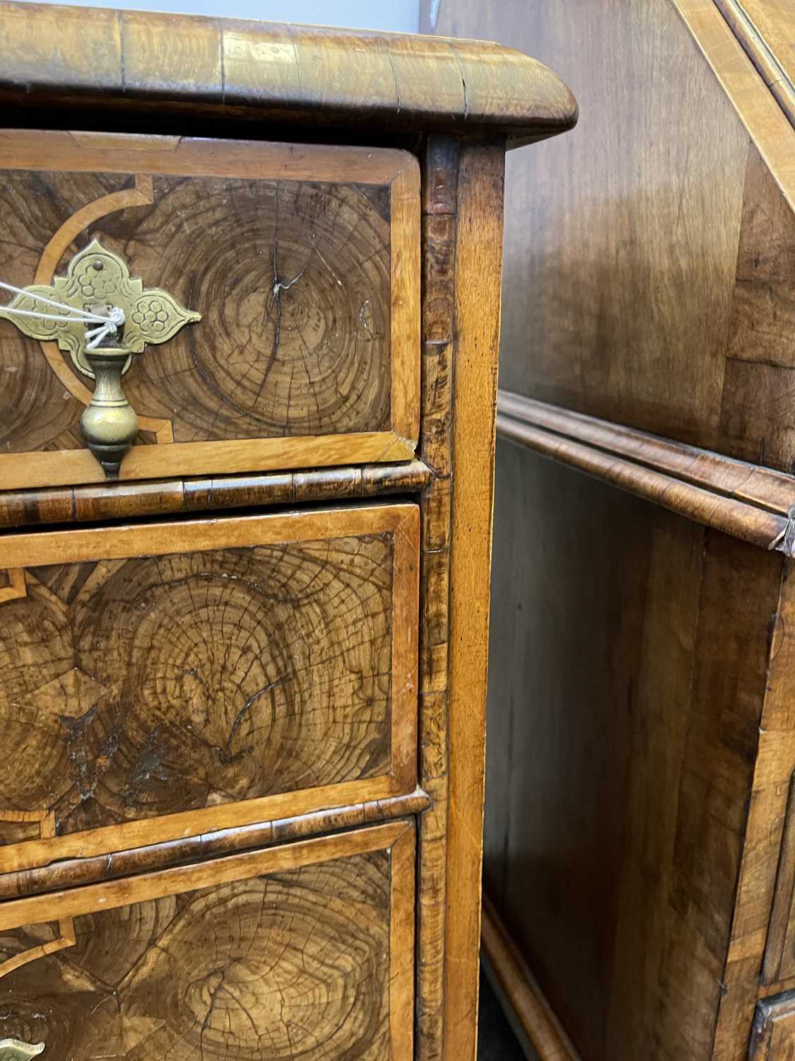 A William and Mary oyster veneered laburnum and fruitwood inlaid chest of drawers - Image 53 of 85