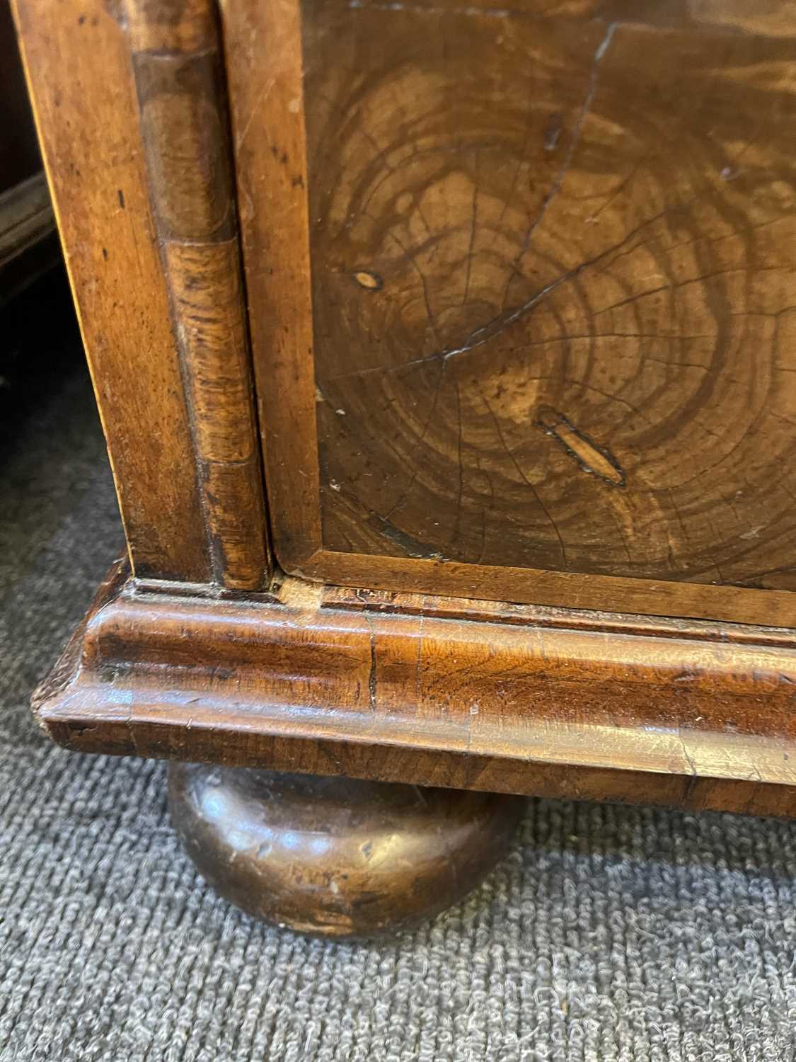 A William and Mary oyster veneered laburnum and fruitwood inlaid chest of drawers - Image 43 of 85