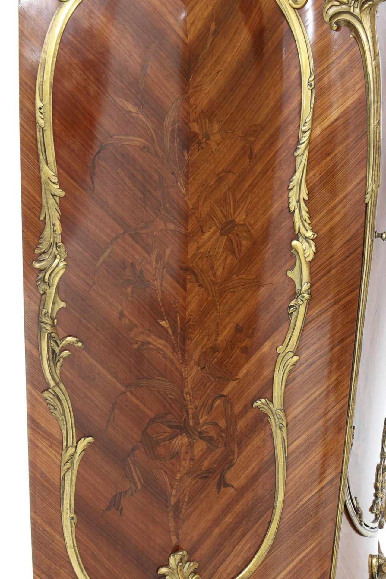 A French Louis XV-style amaranth and kingwood meuble d'appui, - Image 15 of 80