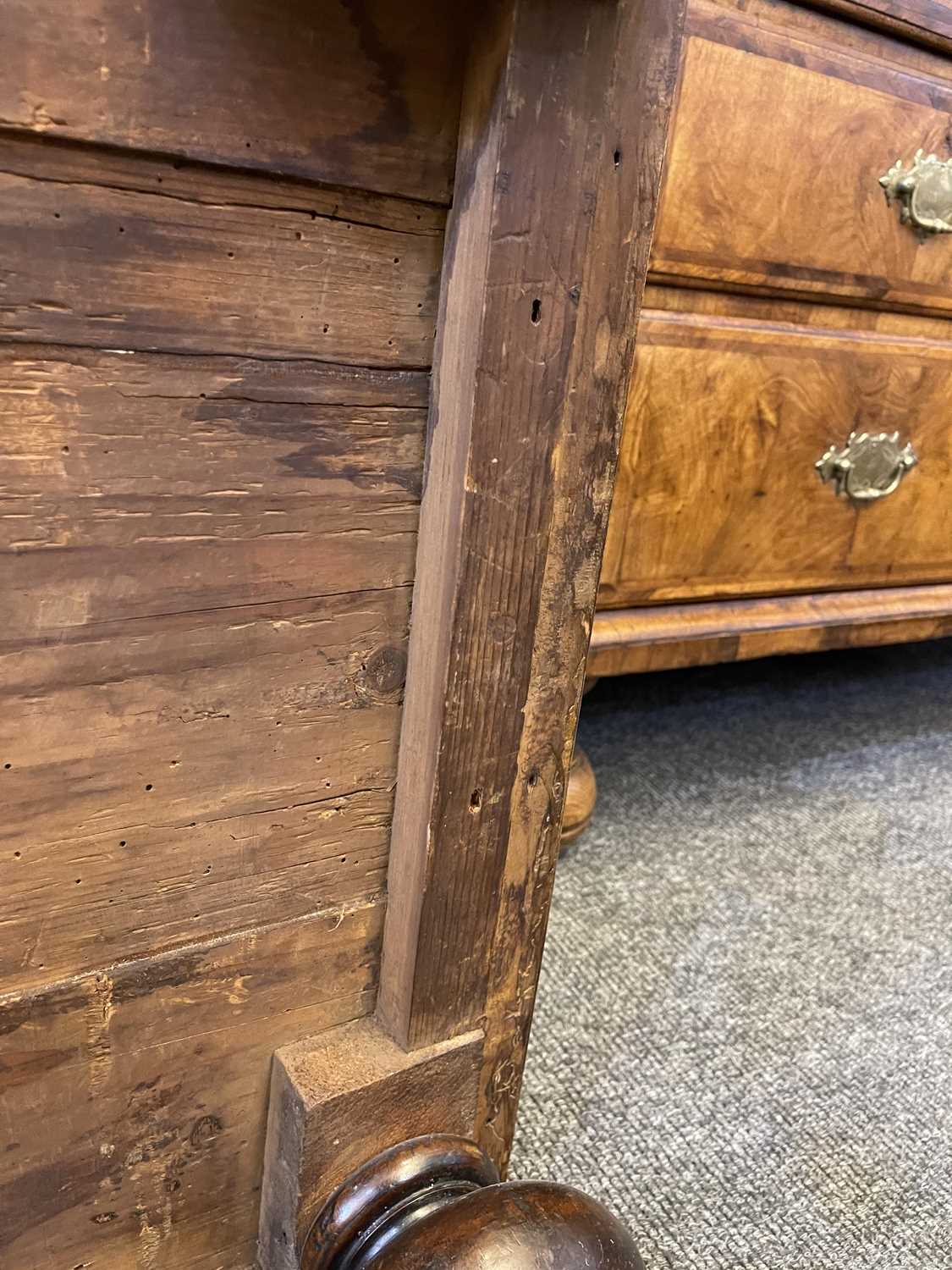 A William and Mary oyster veneered laburnum and fruitwood inlaid chest of drawers - Image 80 of 85