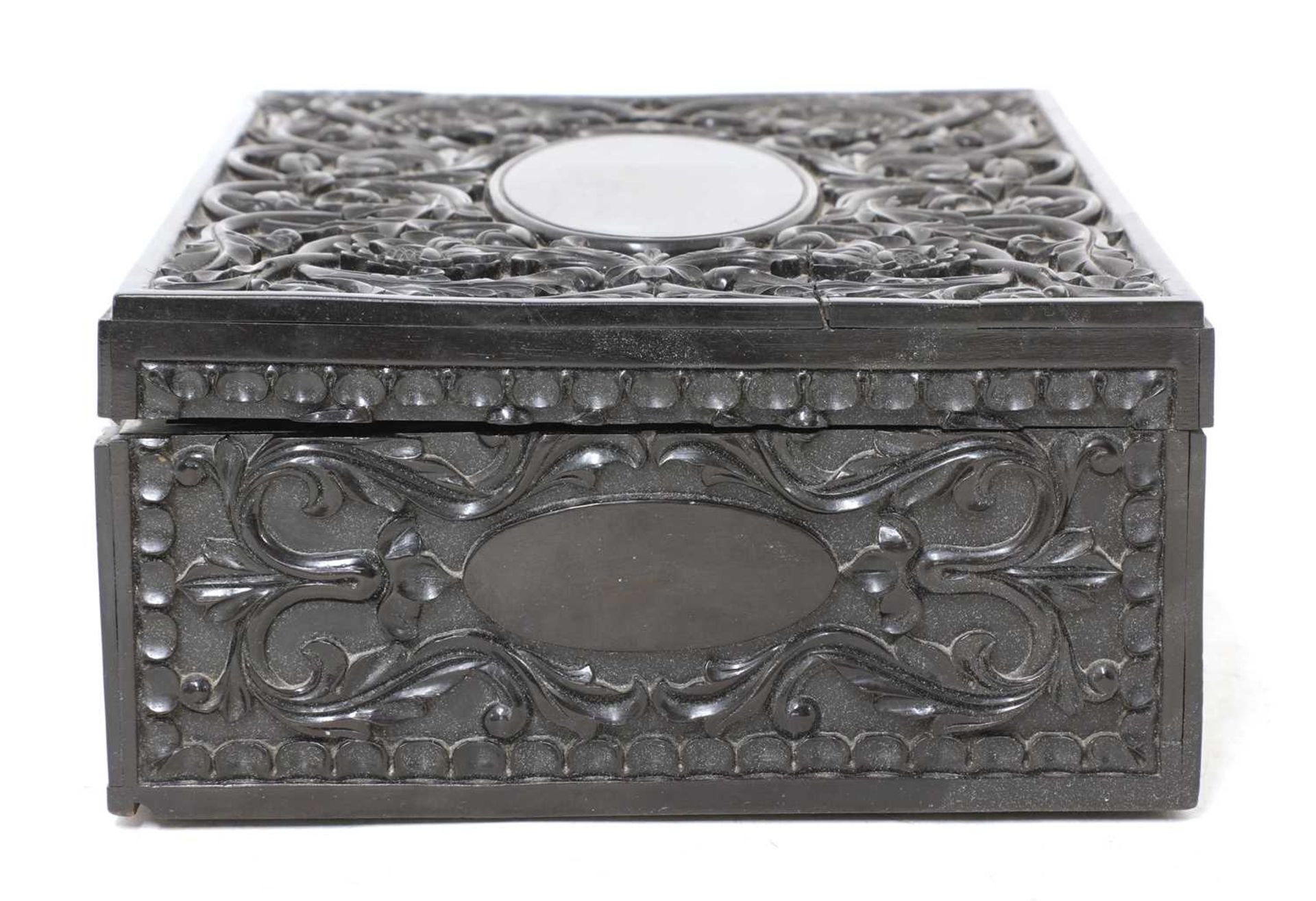 A Ceylonese ebony box, - Bild 3 aus 5