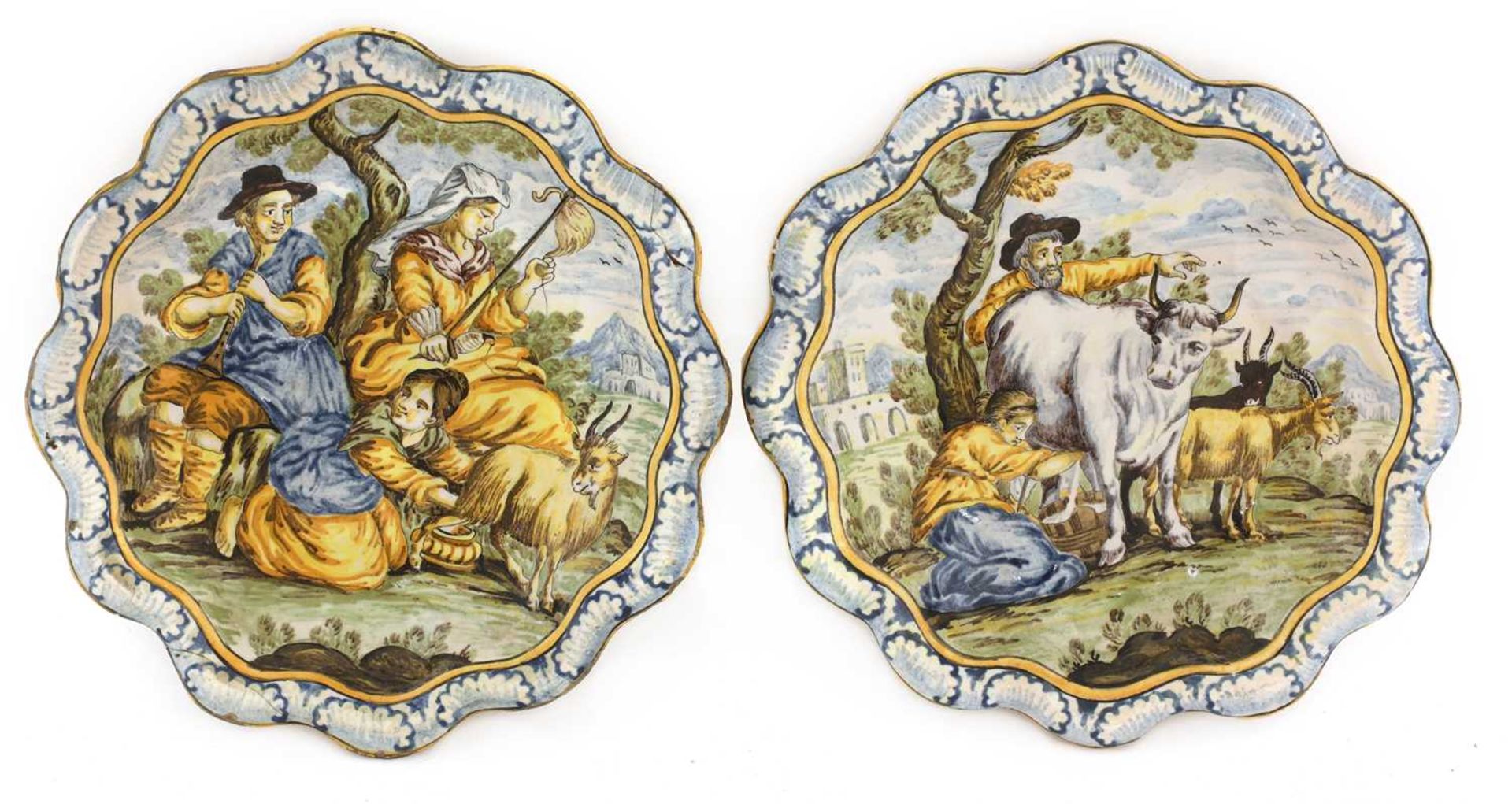 A pair of Italian maiolica dishes,