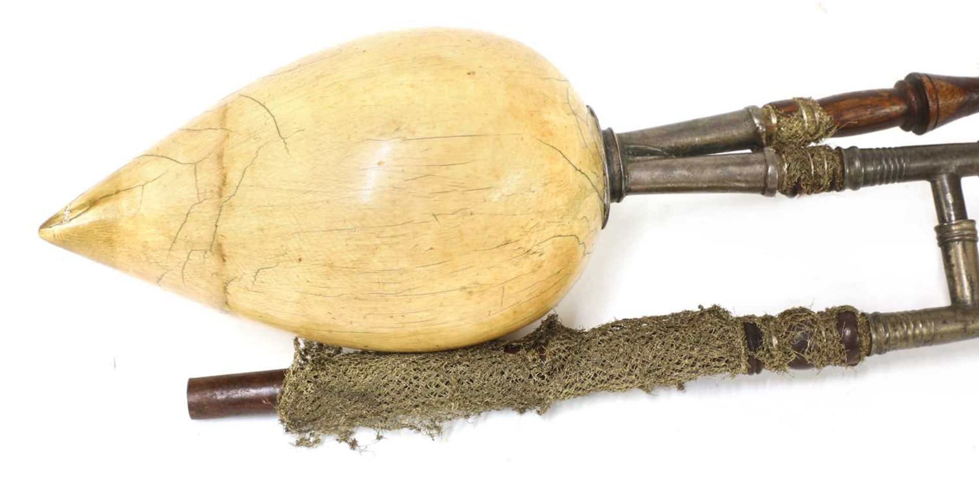 A Mughal ivory hookah pipe, - Bild 7 aus 10
