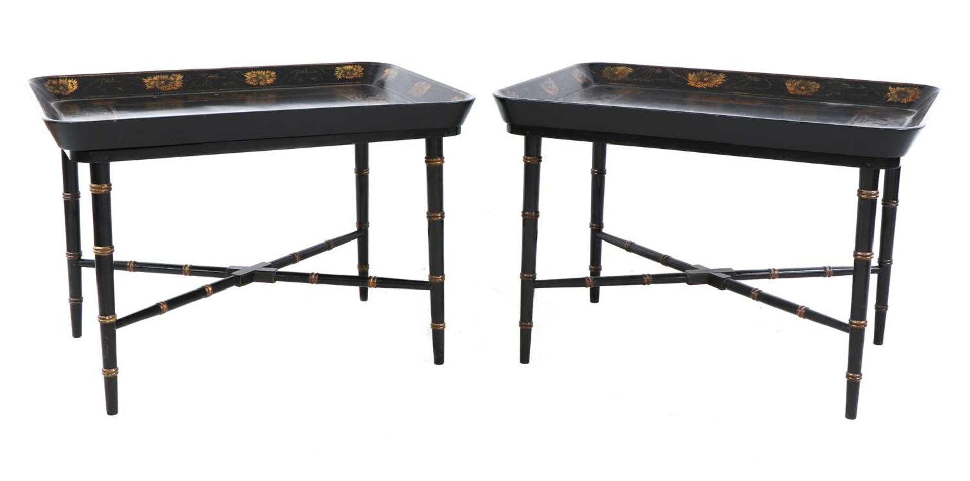 A pair of Regency-style papier mâché tray-top side tables, - Bild 5 aus 5