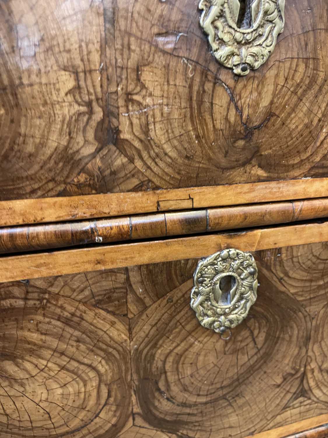 A William and Mary oyster veneered laburnum and fruitwood inlaid chest of drawers - Image 44 of 85