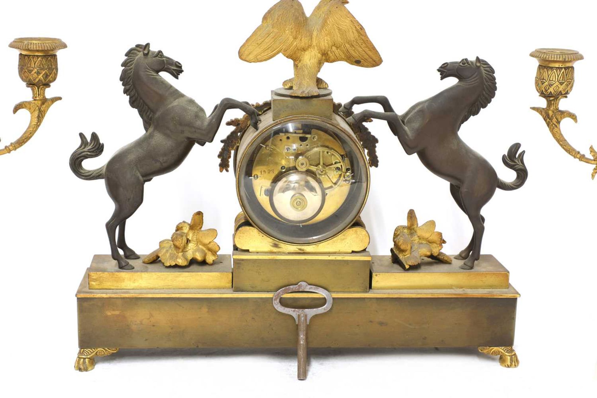 A French two-colour gilt-bronze three-piece clock garniture, - Bild 3 aus 4