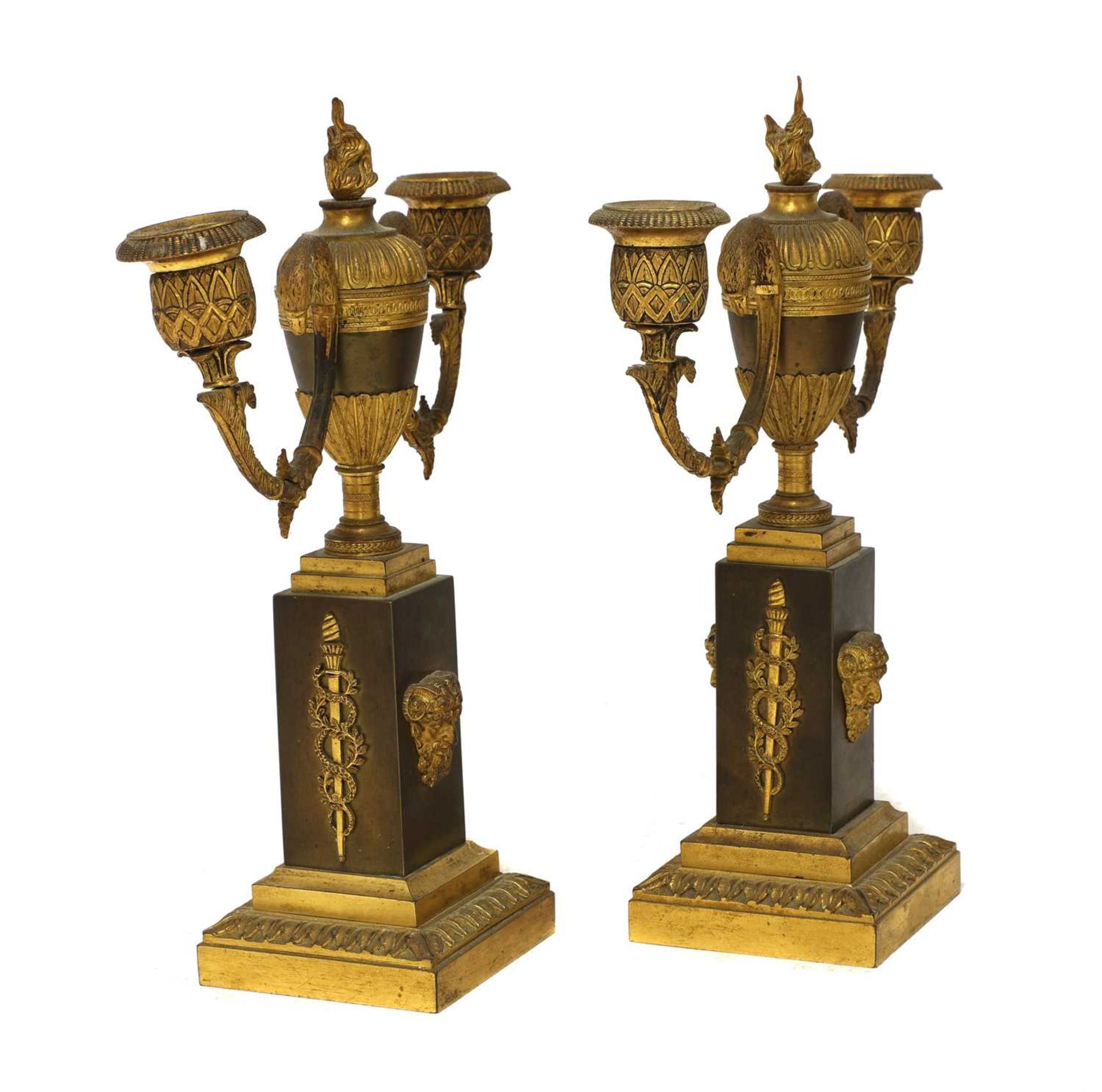 A French two-colour gilt-bronze three-piece clock garniture, - Bild 4 aus 4