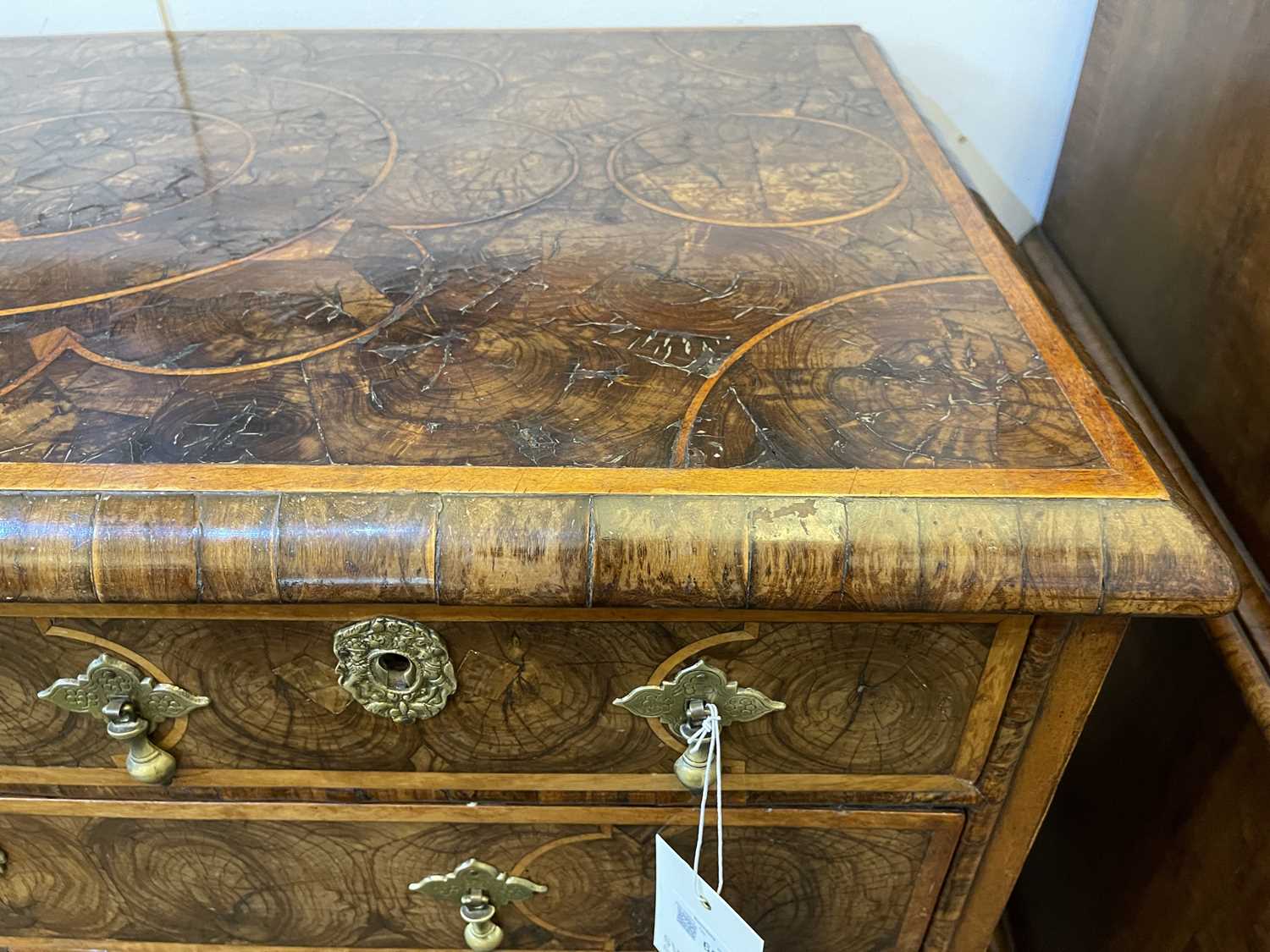 A William and Mary oyster veneered laburnum and fruitwood inlaid chest of drawers - Image 40 of 85