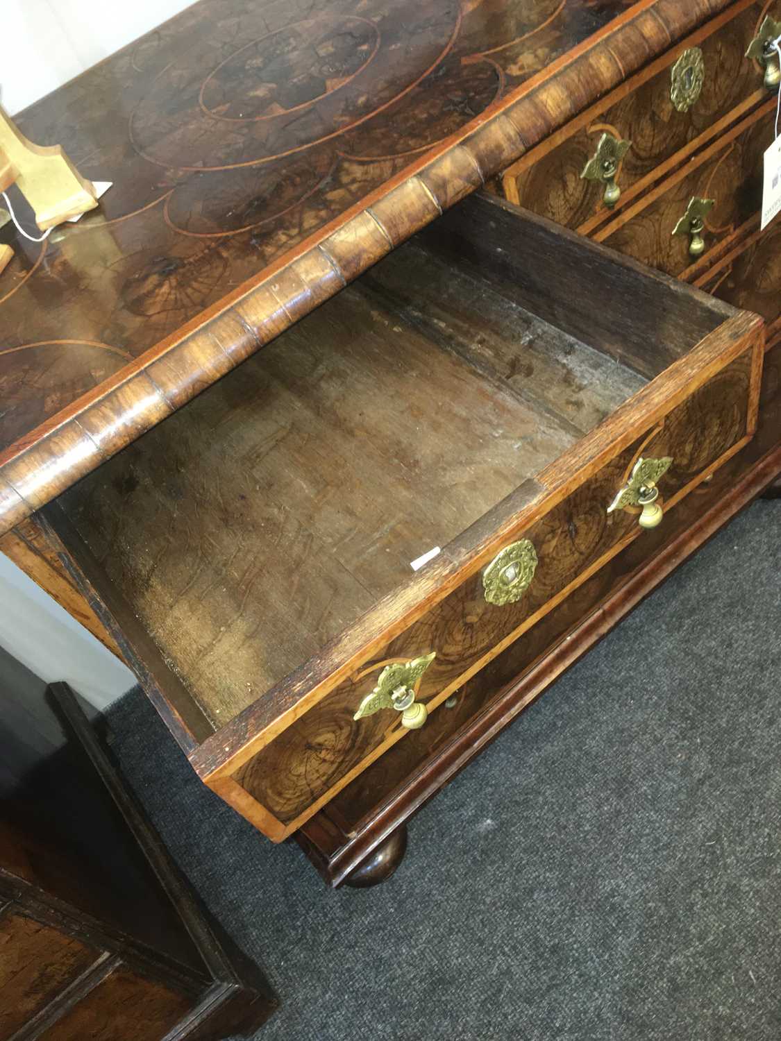 A William and Mary oyster veneered laburnum and fruitwood inlaid chest of drawers - Image 18 of 85