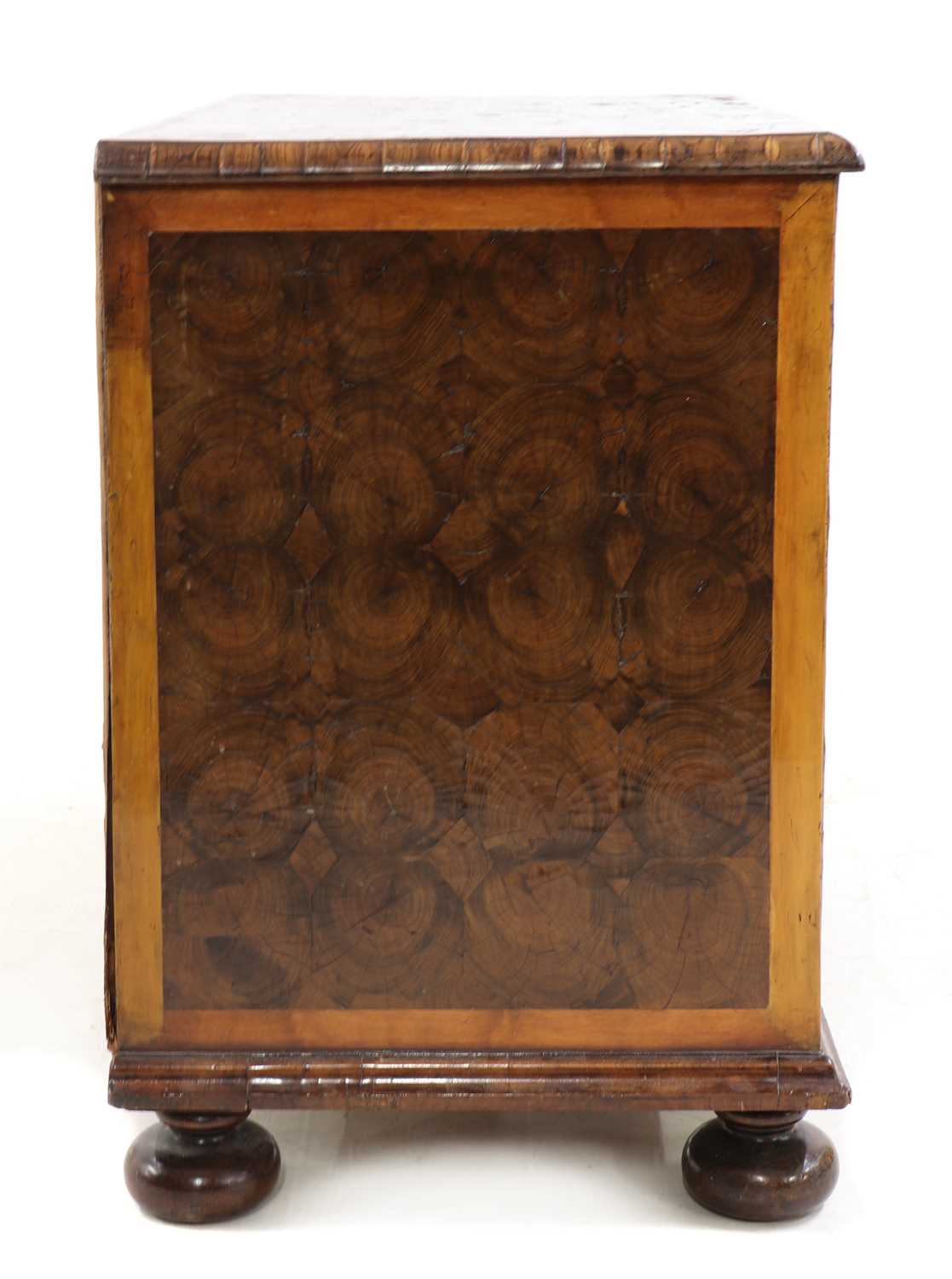 A William and Mary oyster veneered laburnum and fruitwood inlaid chest of drawers - Image 4 of 85