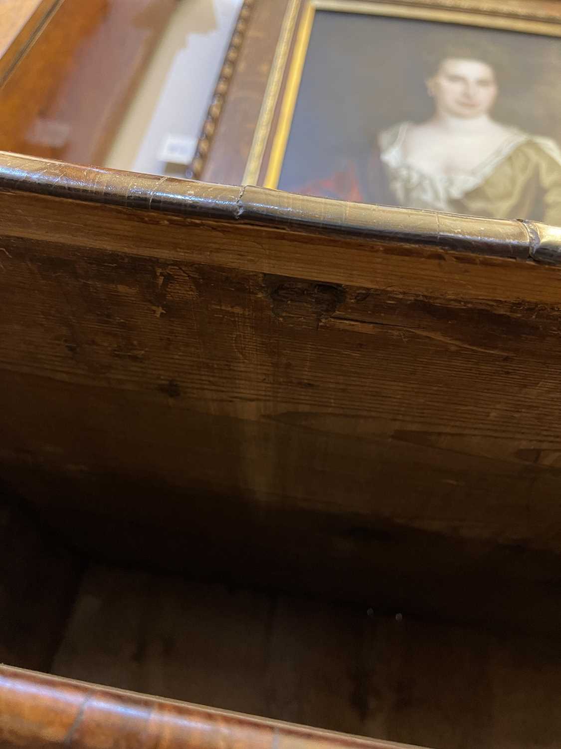 A William and Mary oyster veneered laburnum and fruitwood inlaid chest of drawers - Image 68 of 85