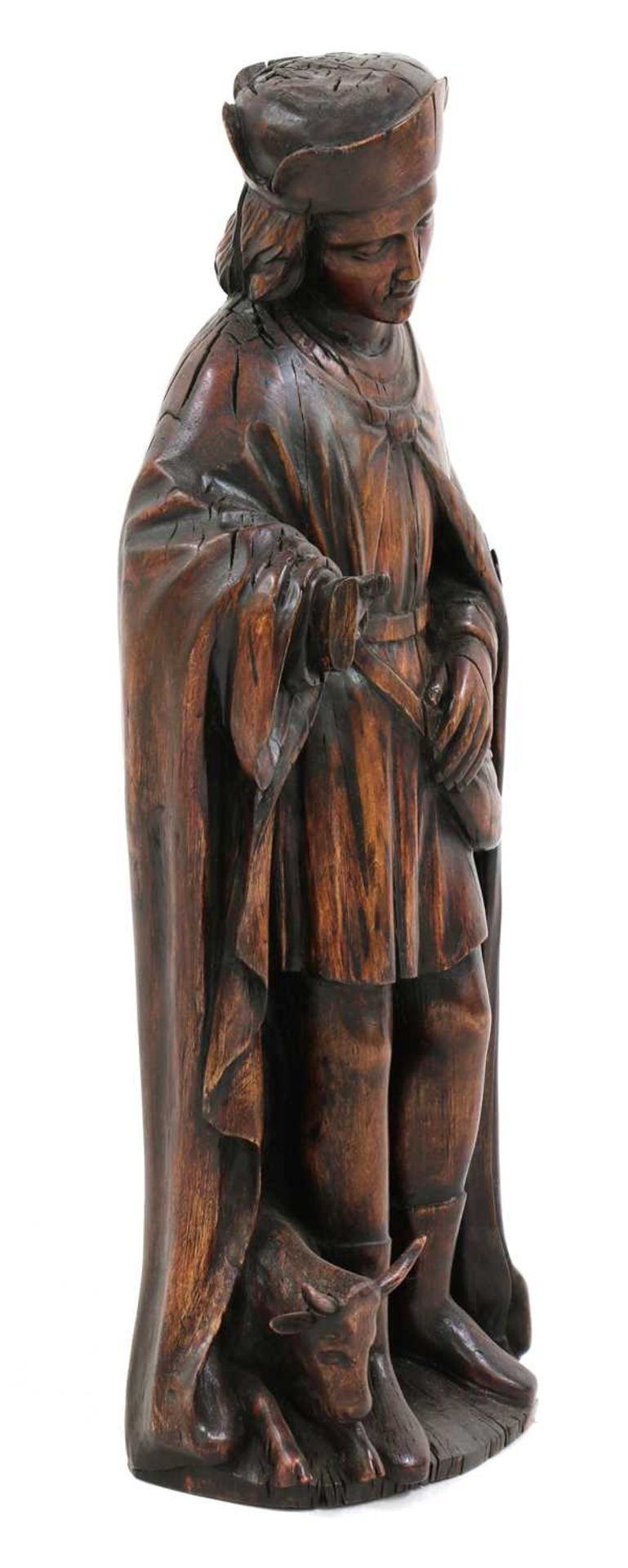 An Austrian carved wood figure of a hunter, - Bild 2 aus 4