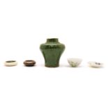 A collection of five Chinese ceramics,