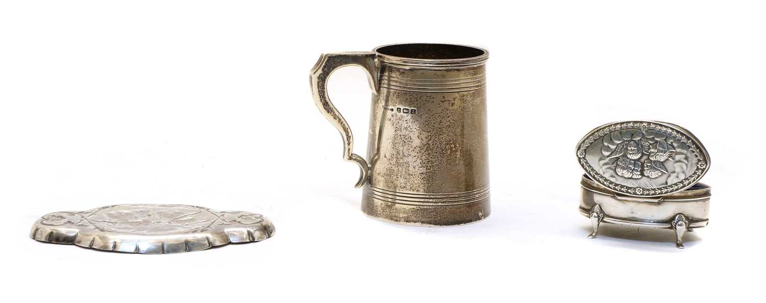 A silver mug, - Image 2 of 2