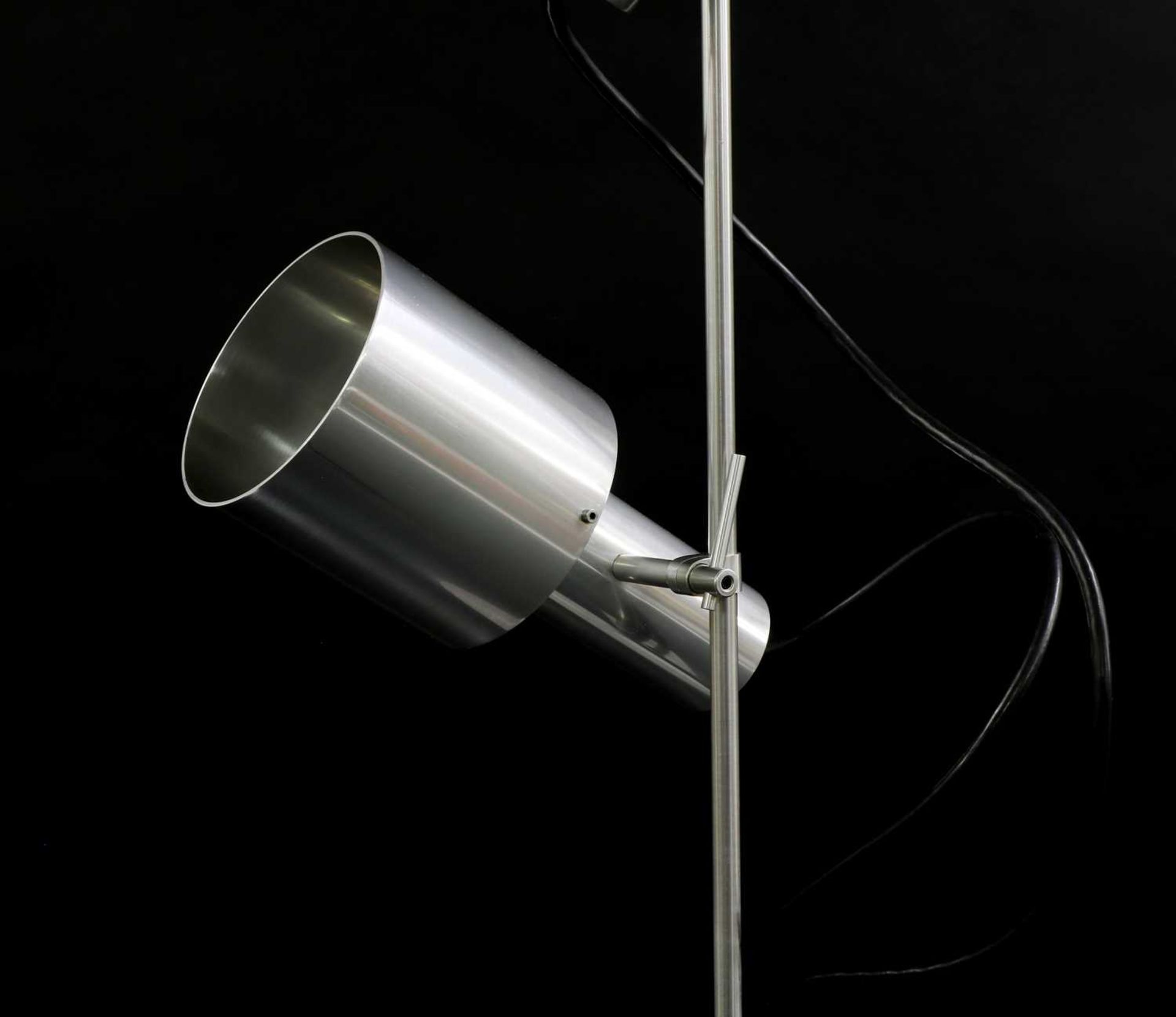 Two brushed aluminium standard lamps, - Bild 3 aus 6