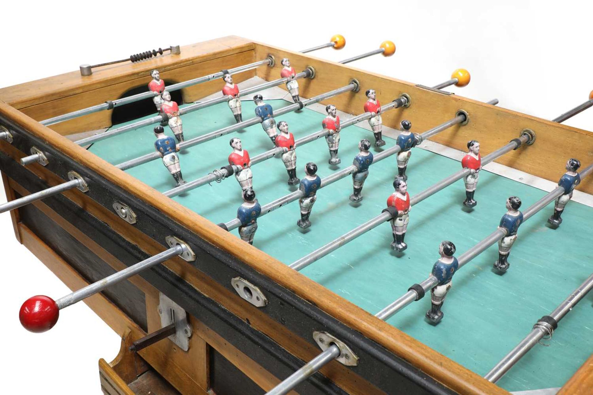 A French foosball table, - Bild 2 aus 7