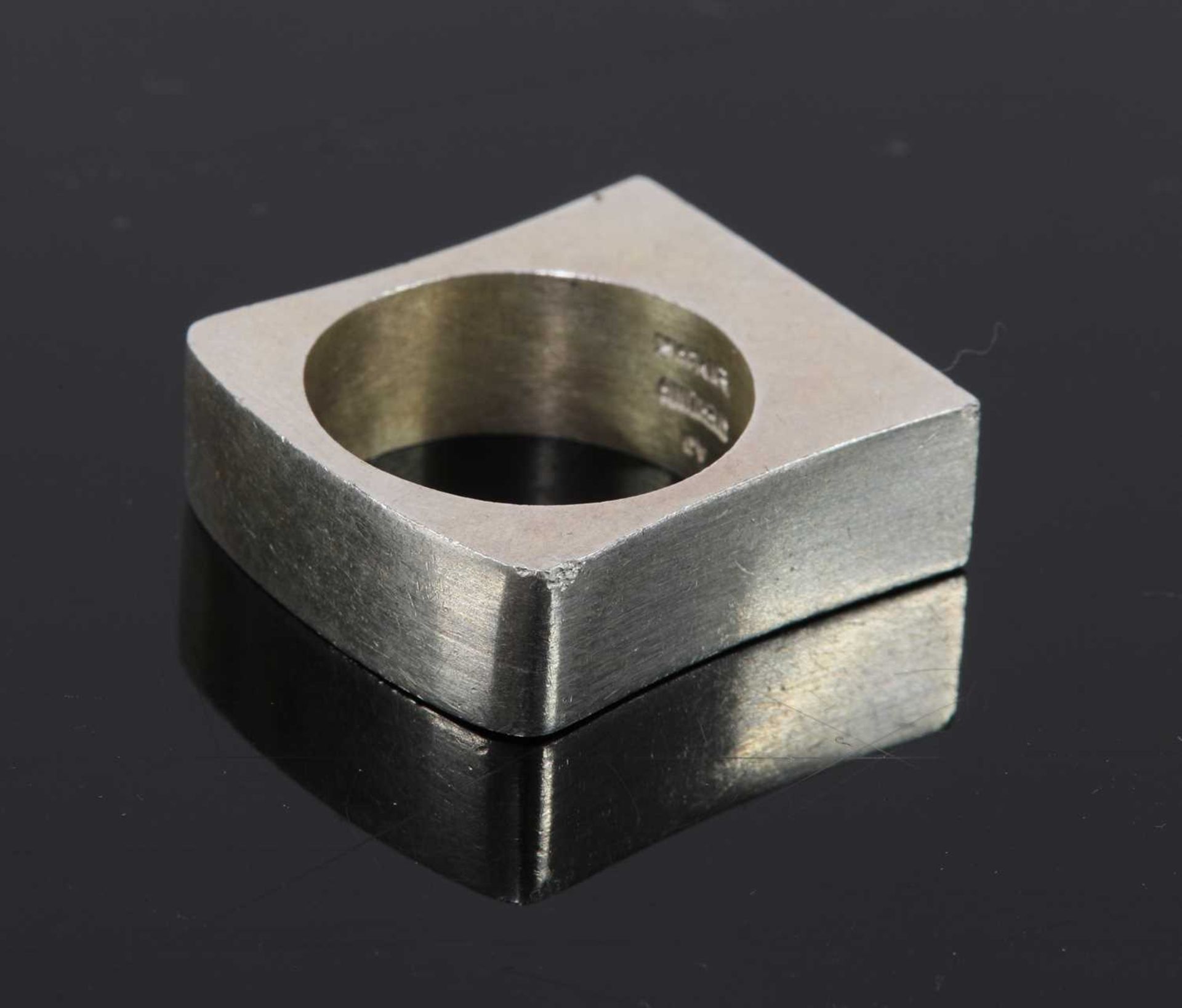 An Arne Johansen modernist silver ring, - Image 2 of 3