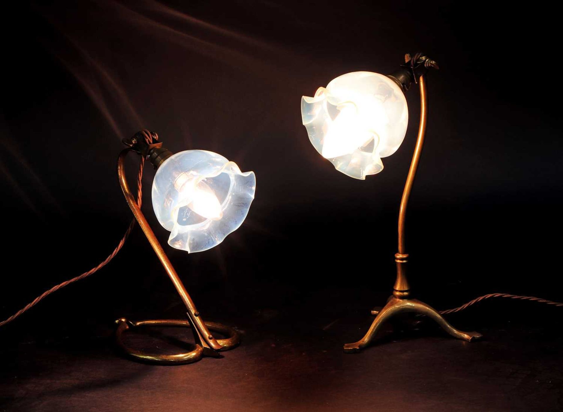 A brass table lamp, - Bild 2 aus 3