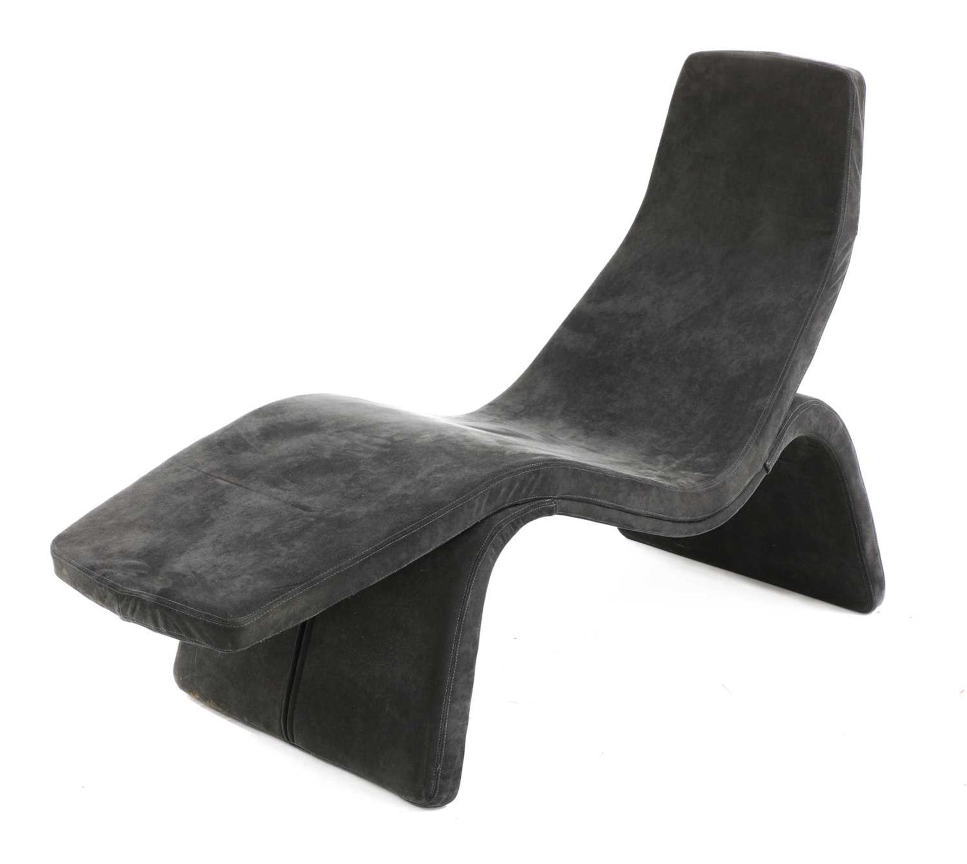A contemporary lounge chair, - Bild 2 aus 4