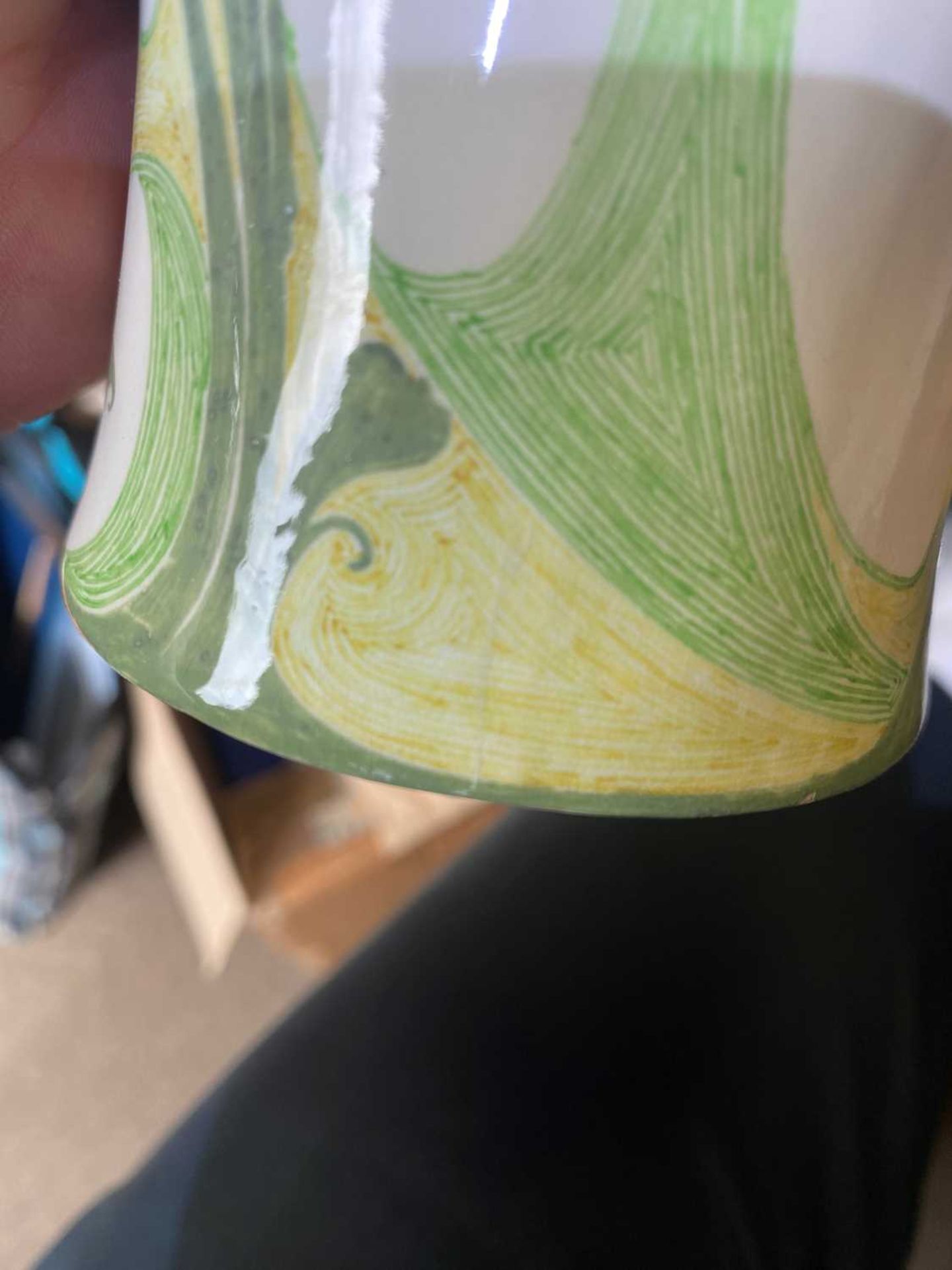 A Rozenburg Den Haag eggshell porcelain twin-handled vase, - Bild 9 aus 9