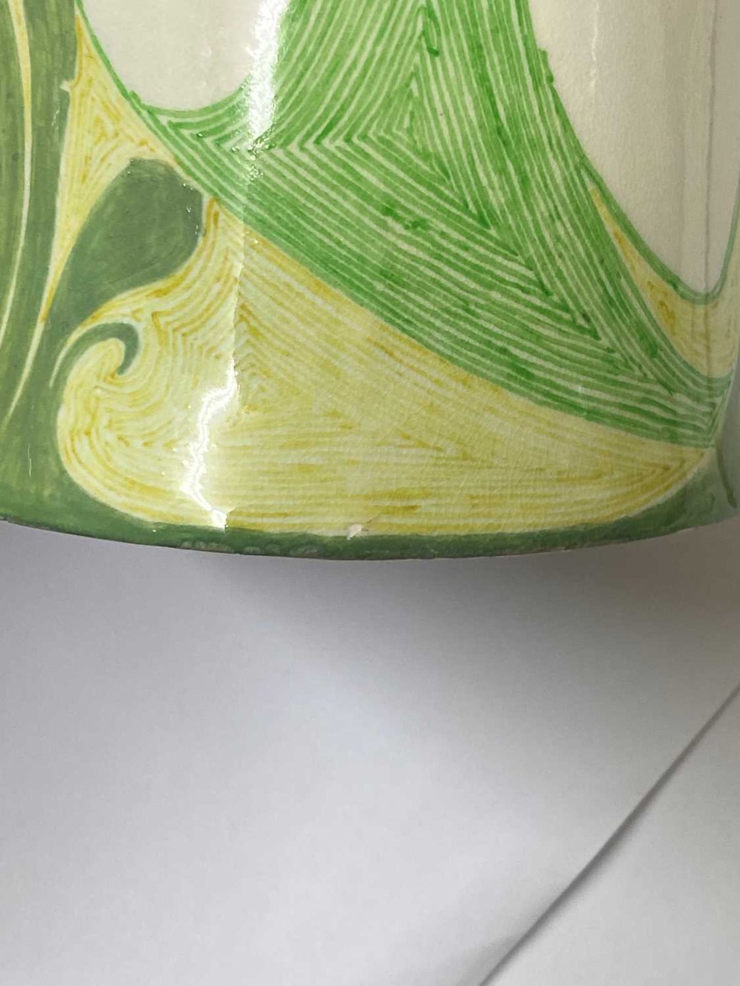 A Rozenburg Den Haag eggshell porcelain twin-handled vase, - Bild 7 aus 9