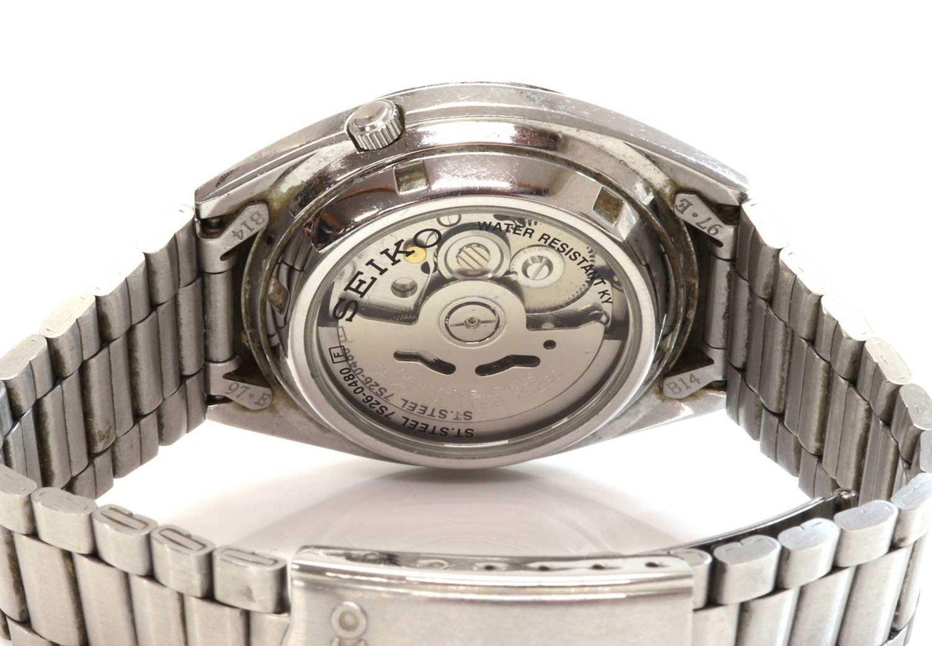 A gentlemen's stainless steel Seiko '5' automatic skeleton back bracelet watch, - Bild 3 aus 4