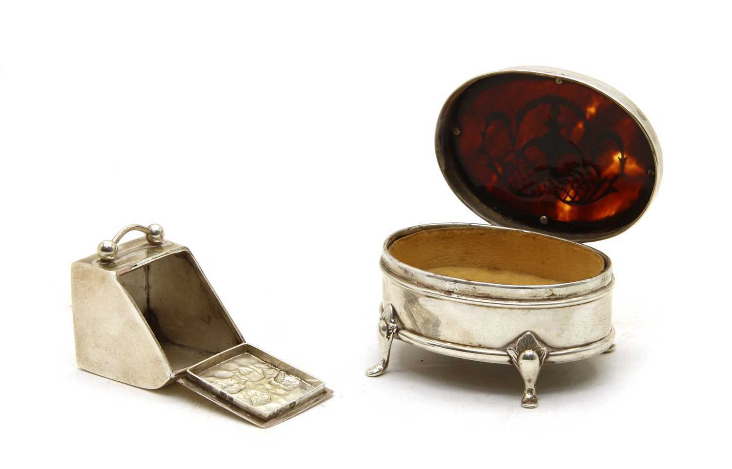 An Edwardian silver dressing table box, - Image 3 of 3