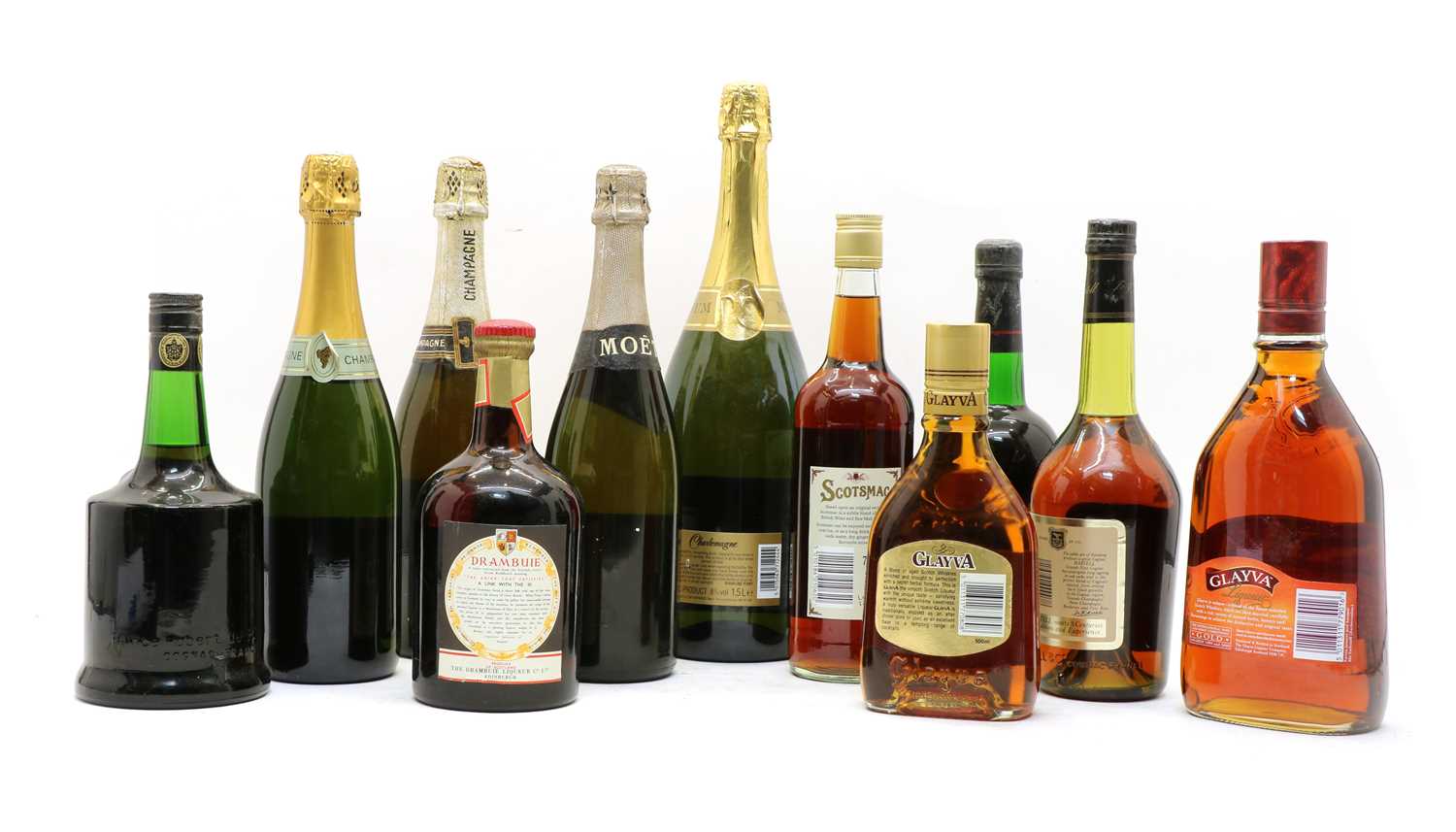 Assorted Champagne, Spirits and Port to include: Martell, VS Cognac, 1970s bottling, - Image 2 of 2