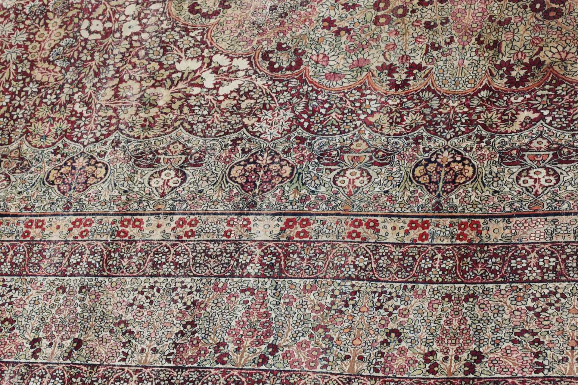 A rare antique Persian Laver carpet, - Bild 8 aus 13