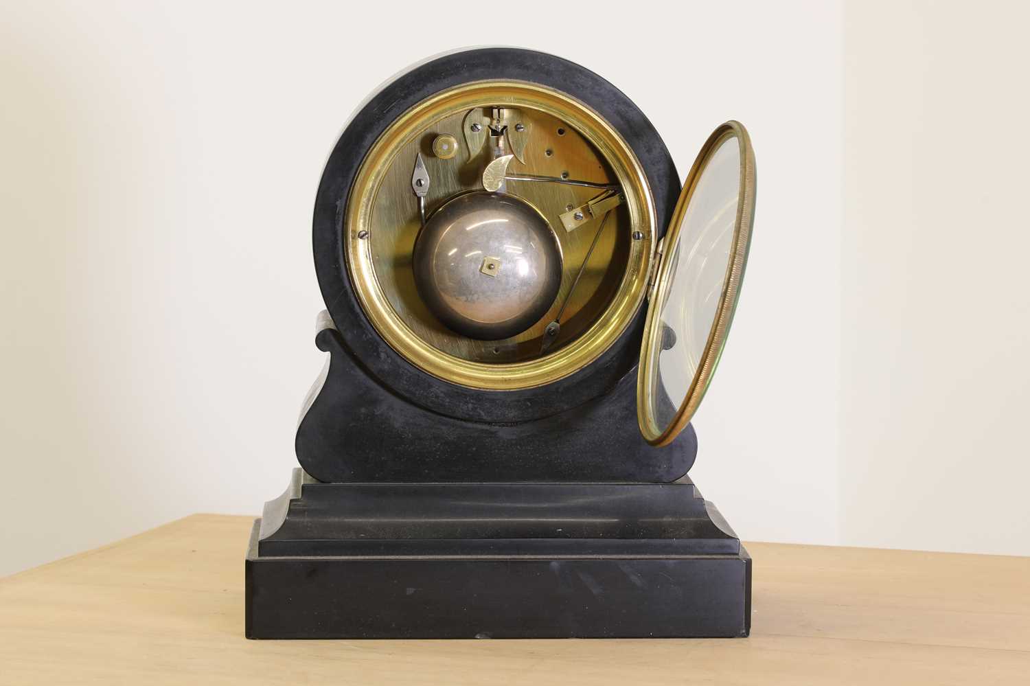 A black marble drumhead mantel clock, - Image 5 of 11