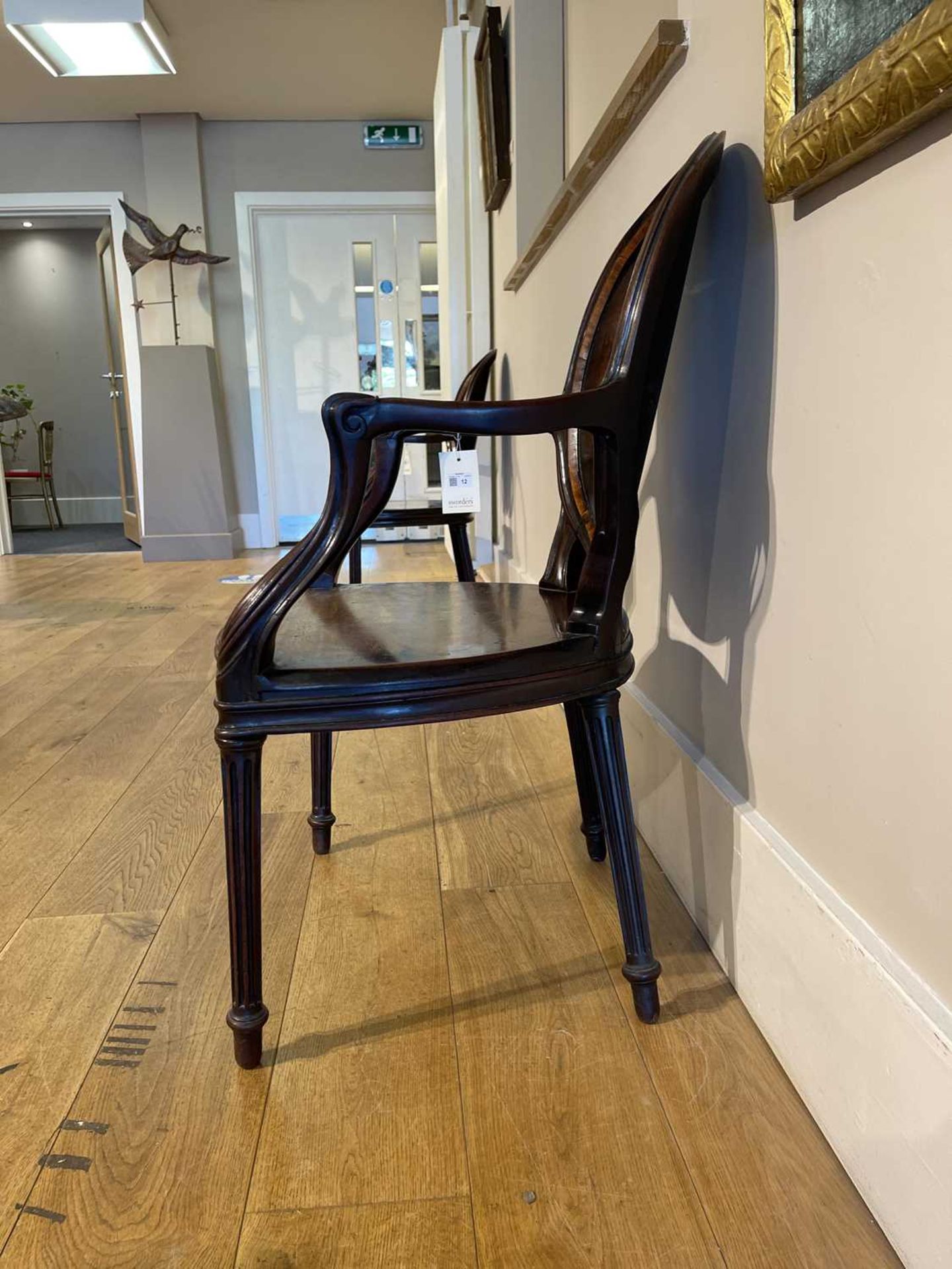 A pair of mahogany hall chairs, - Bild 102 aus 119