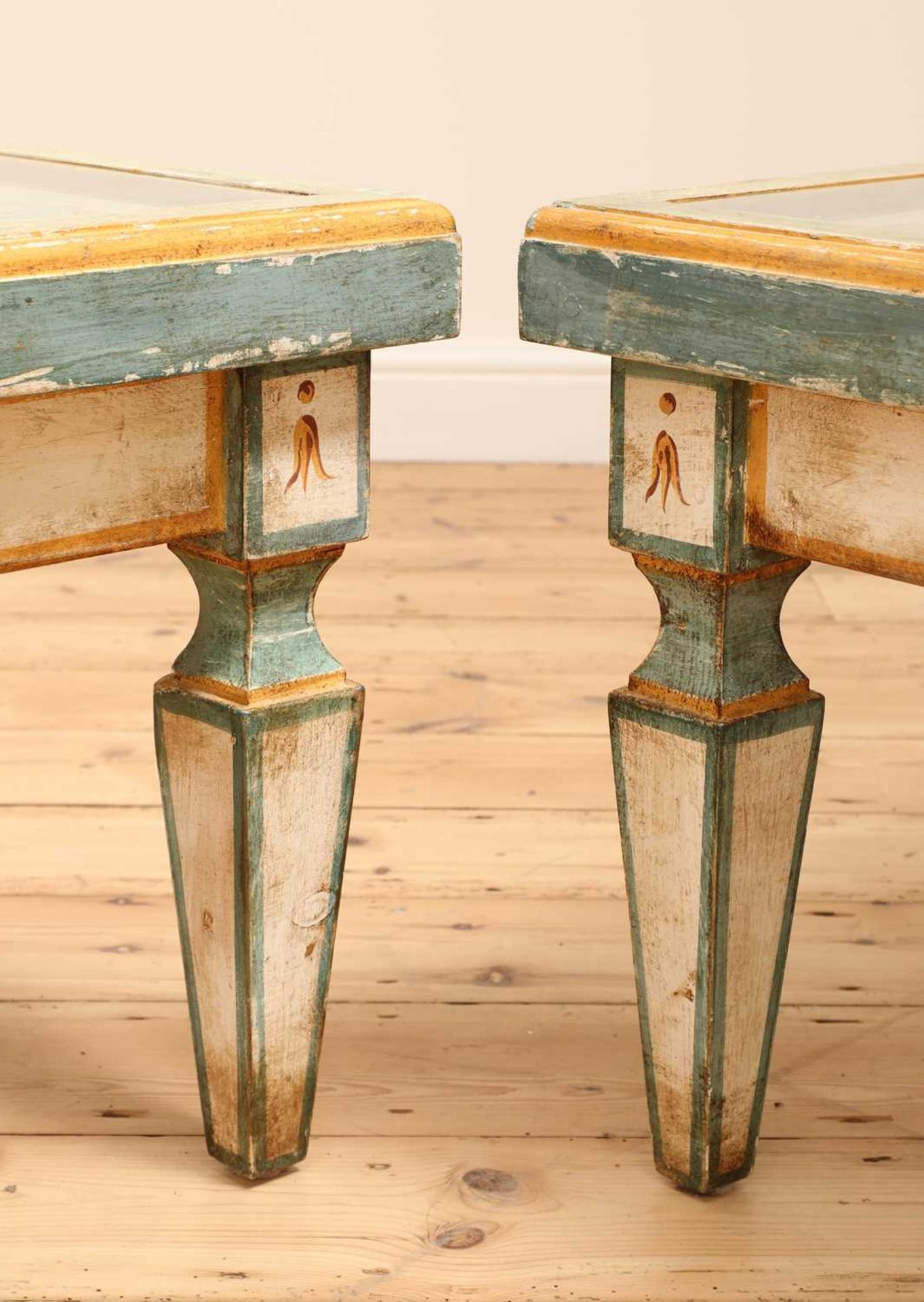 A pair of Continental painted wood low tables, - Bild 5 aus 7