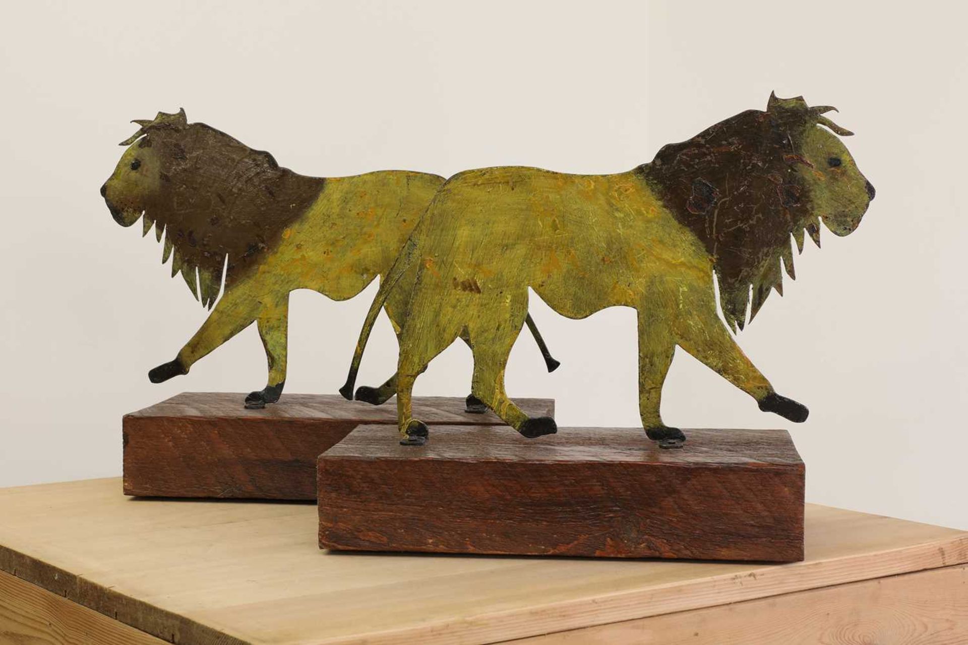 A pair of painted folk art lions, - Image 3 of 3